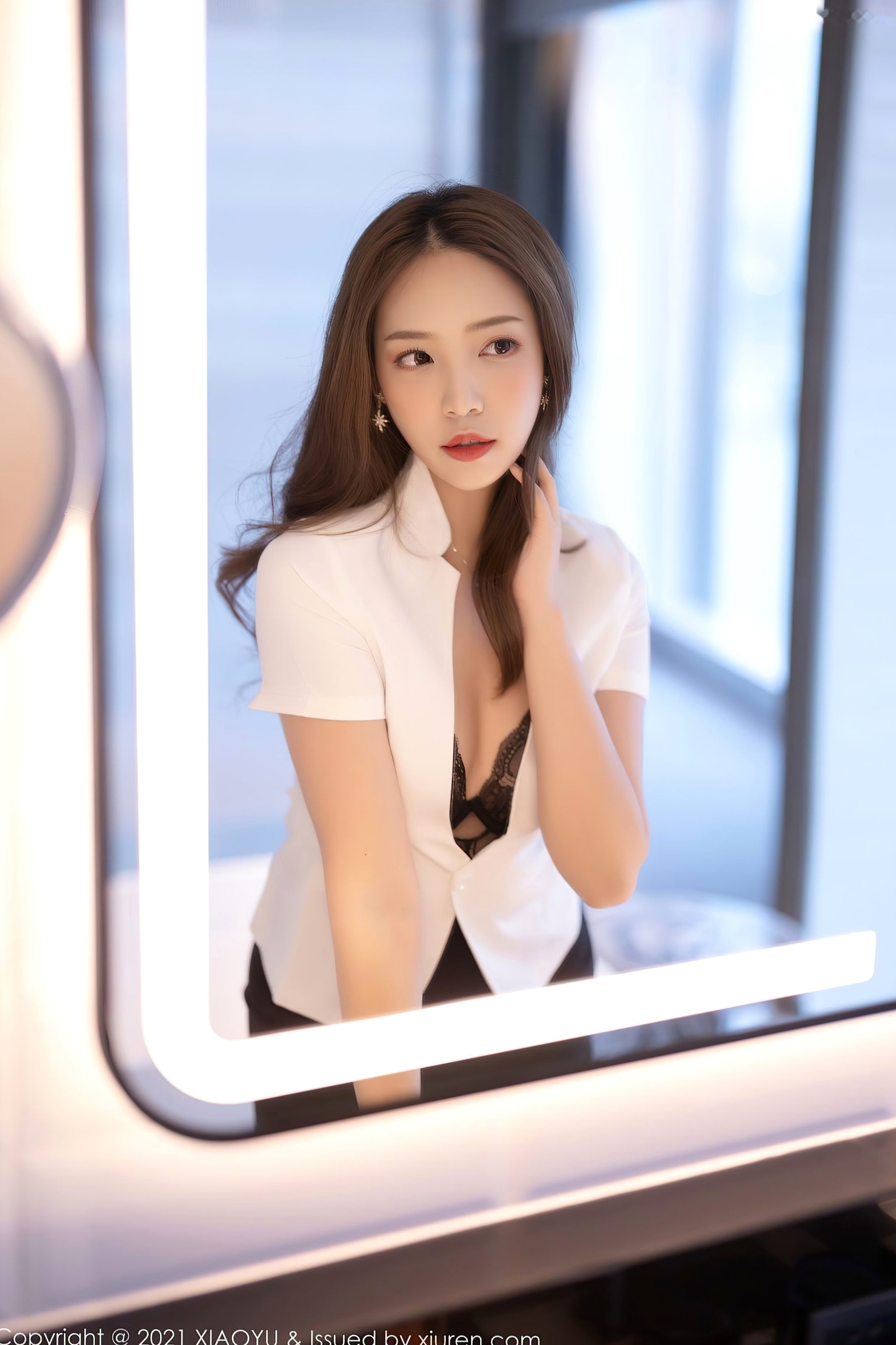 XiaoYu语画界郑颖姗黑丝连体内衣写真，气质御姐室内私房美腿诱惑，展现高冷性感魅力