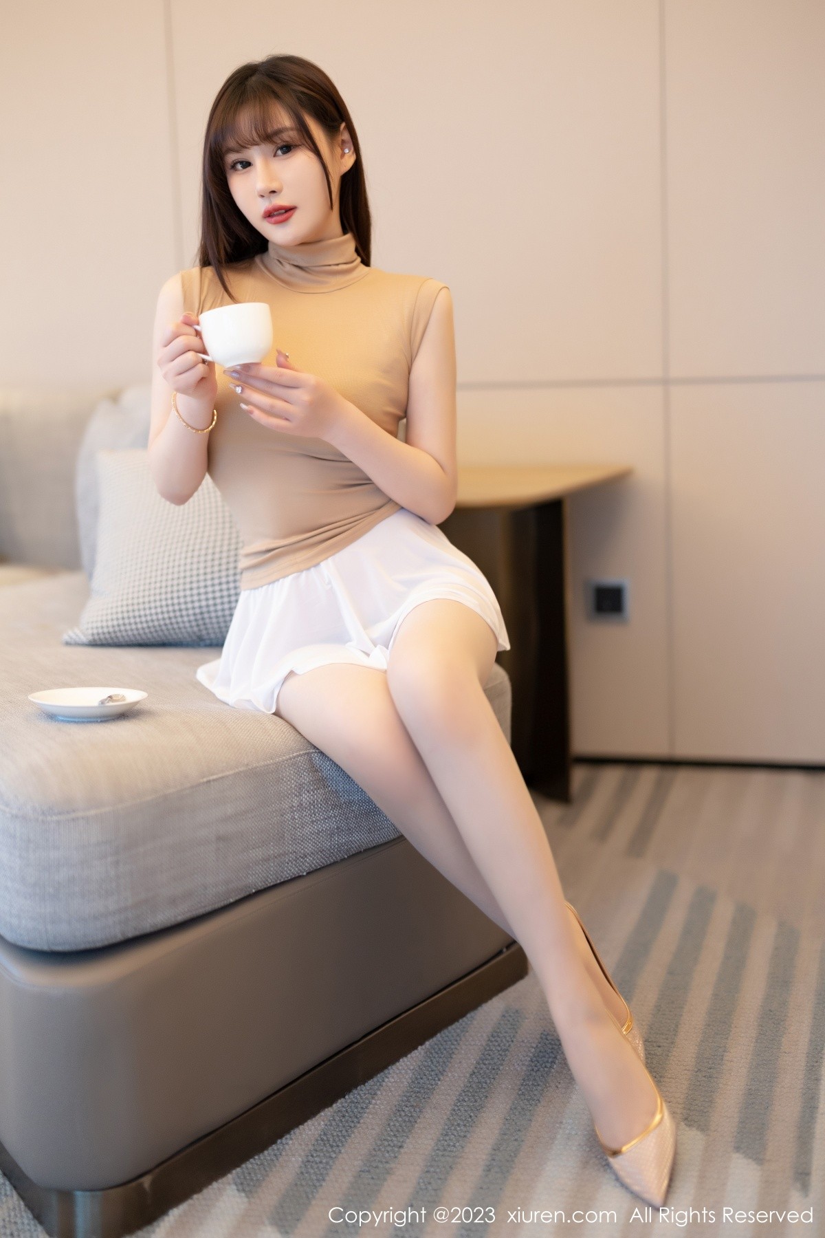 [XiuRen]高清写真图 2023.07.03 No.7013 张欣欣 短裙美腿