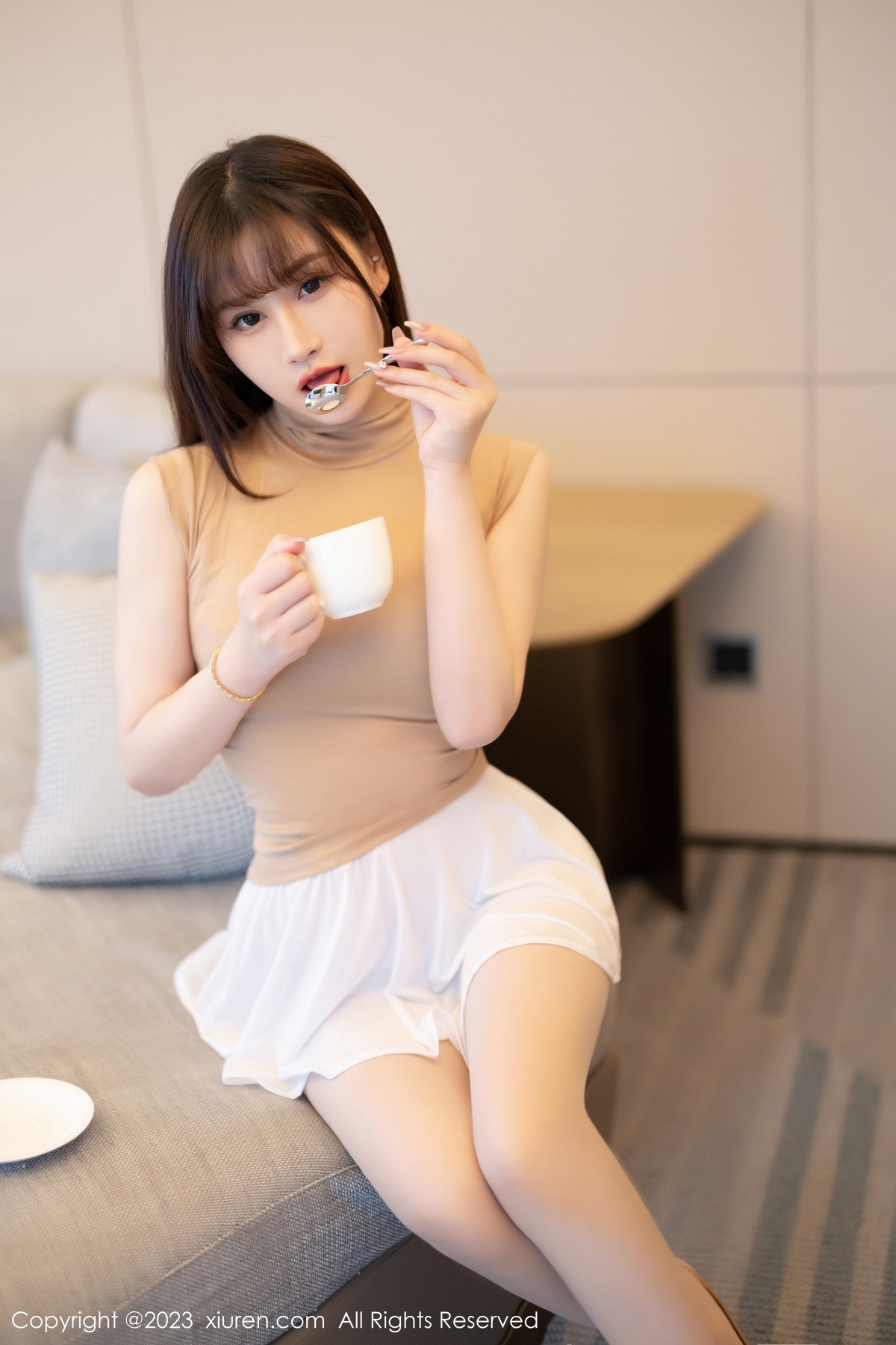 [XiuRen]高清写真图 2023.07.03 No.7013 张欣欣 短裙美腿