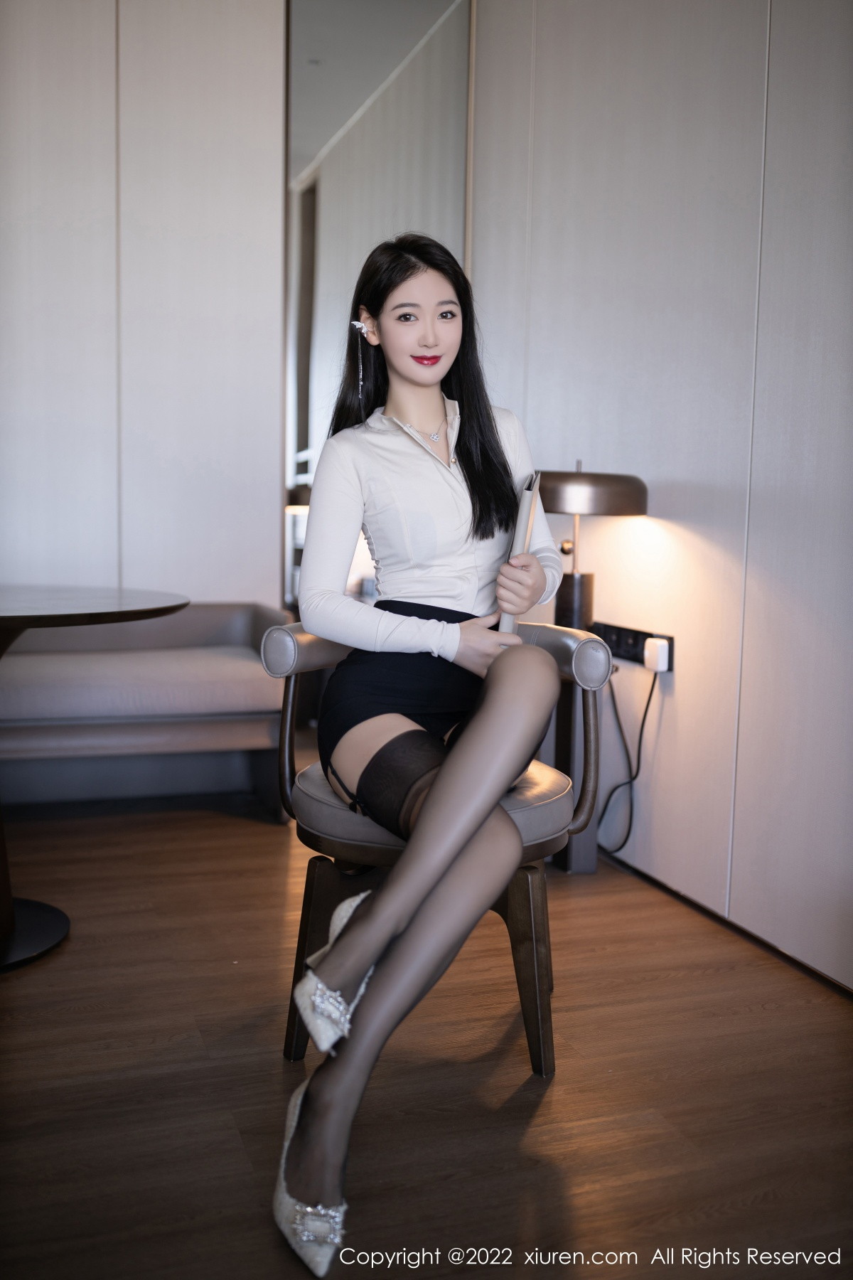 [XiuRen]高清写真图 2022.12.12 No.5986 唐安琪 短裙美腿