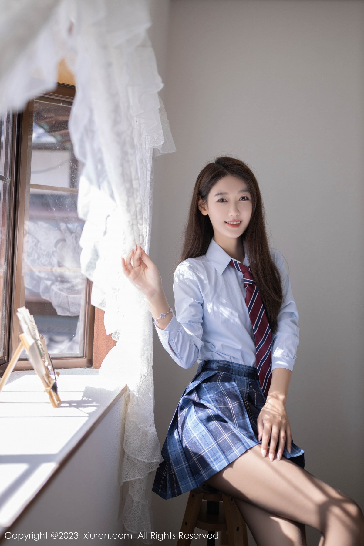 [XiuRen]高清写真图 2023.10.30 No.7585 唐安琪 美腿短裙