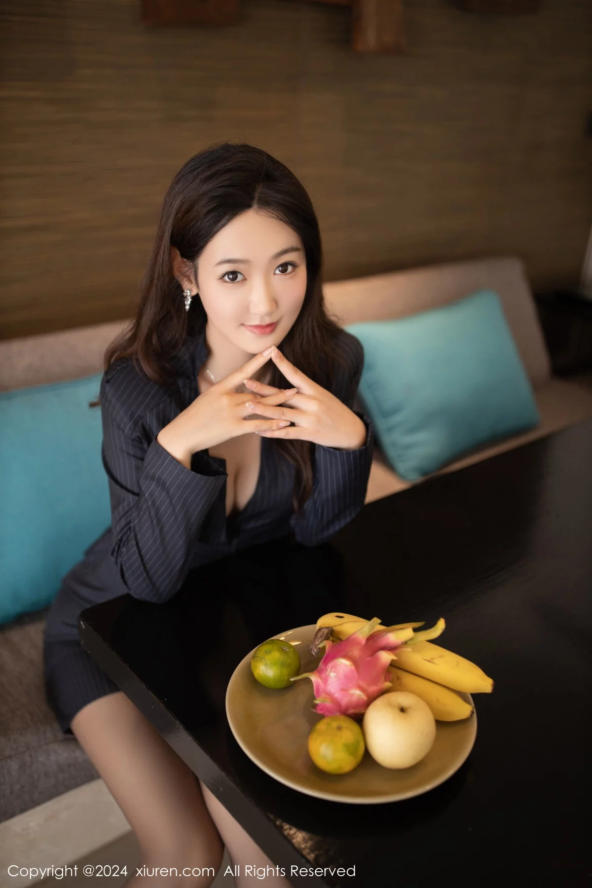 [XiuRen]高清写真图 2024.01.08 No.7928 唐安琪 黑丝美腿