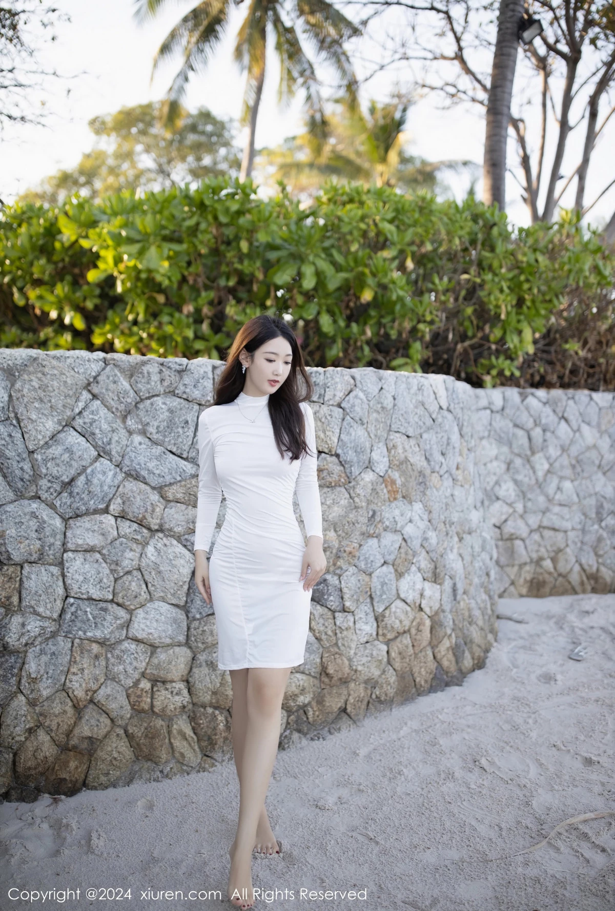 [XiuRen]高清写真图 2024.02.19 No.8110 唐安琪 沙滩美腿