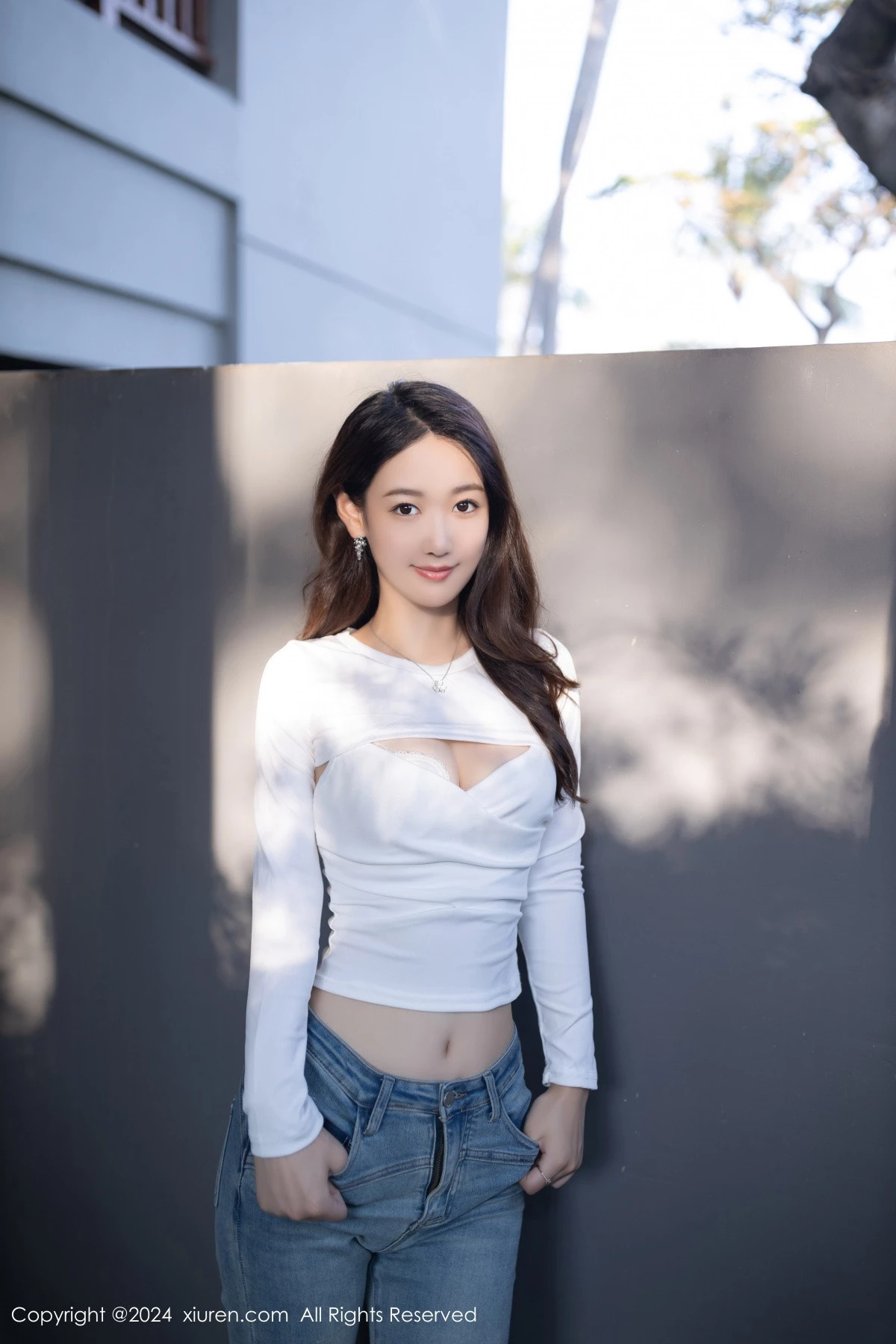 [XiuRen]高清写真图 2024.03.18 No.8250 唐安琪 美腿性感
