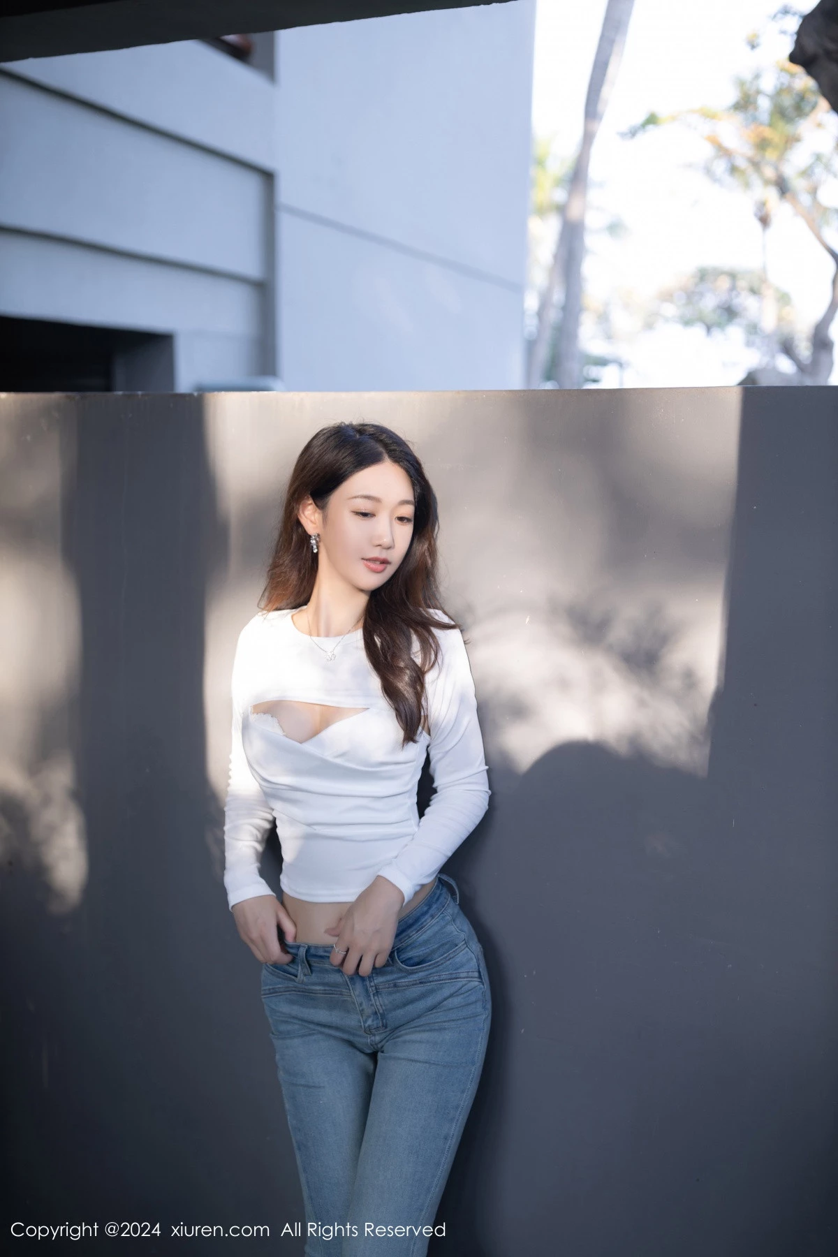 [XiuRen]高清写真图 2024.03.18 No.8250 唐安琪 美腿性感
