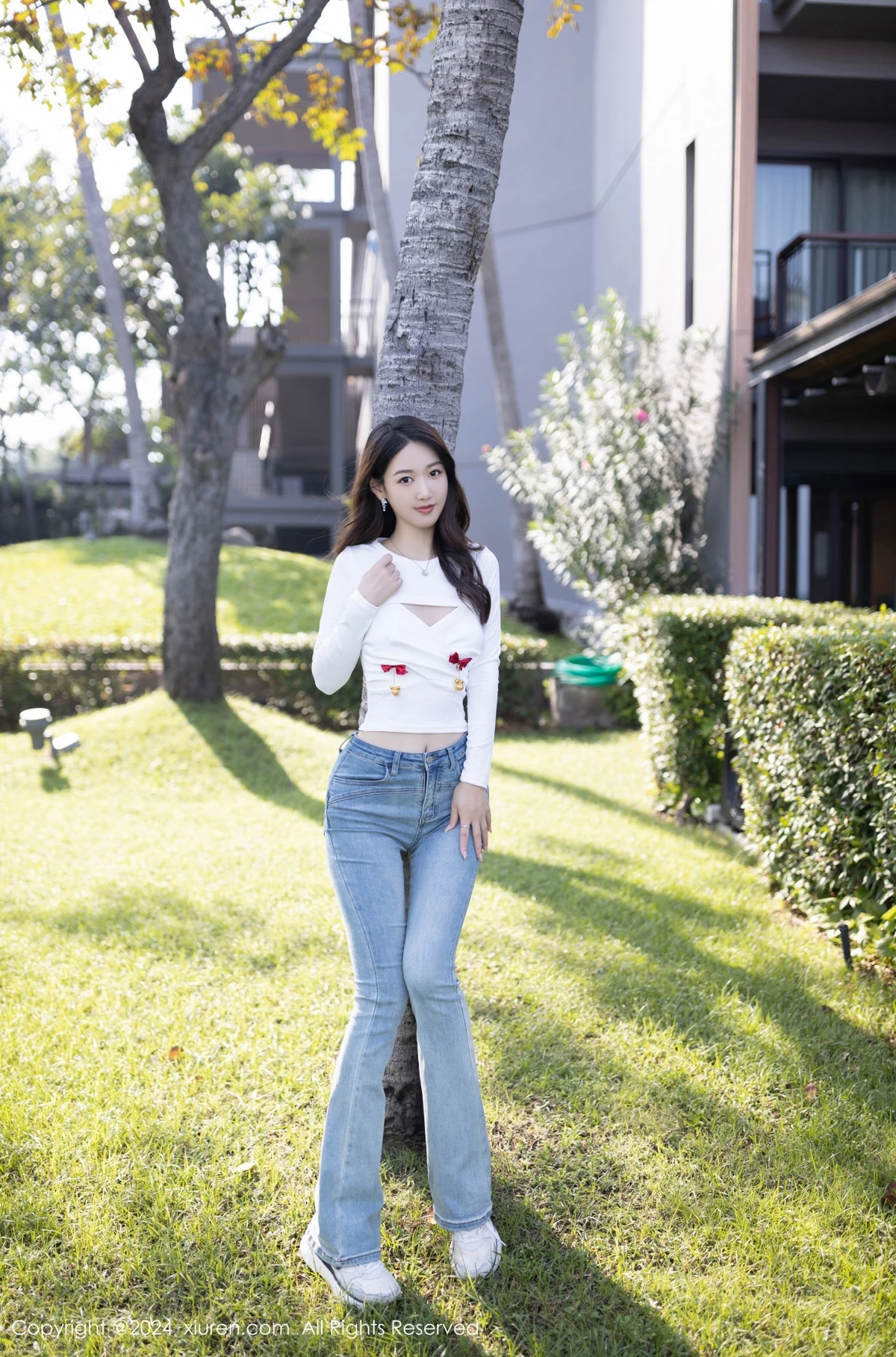 [XiuRen]高清写真图 2024.03.18 No.8250 唐安琪 美腿性感