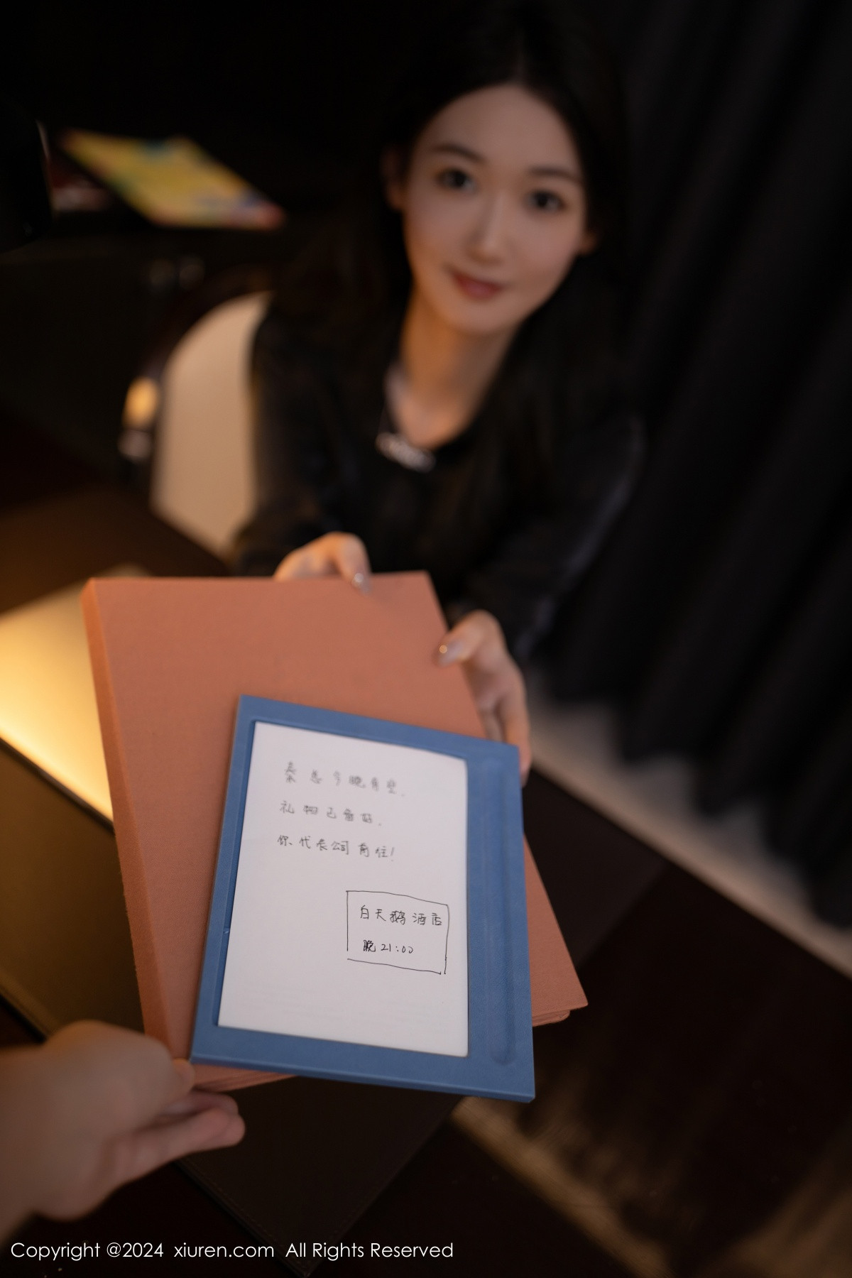 [XiuRen]高清写真图 2024.09.02 No.9102 唐安琪 黑丝美腿