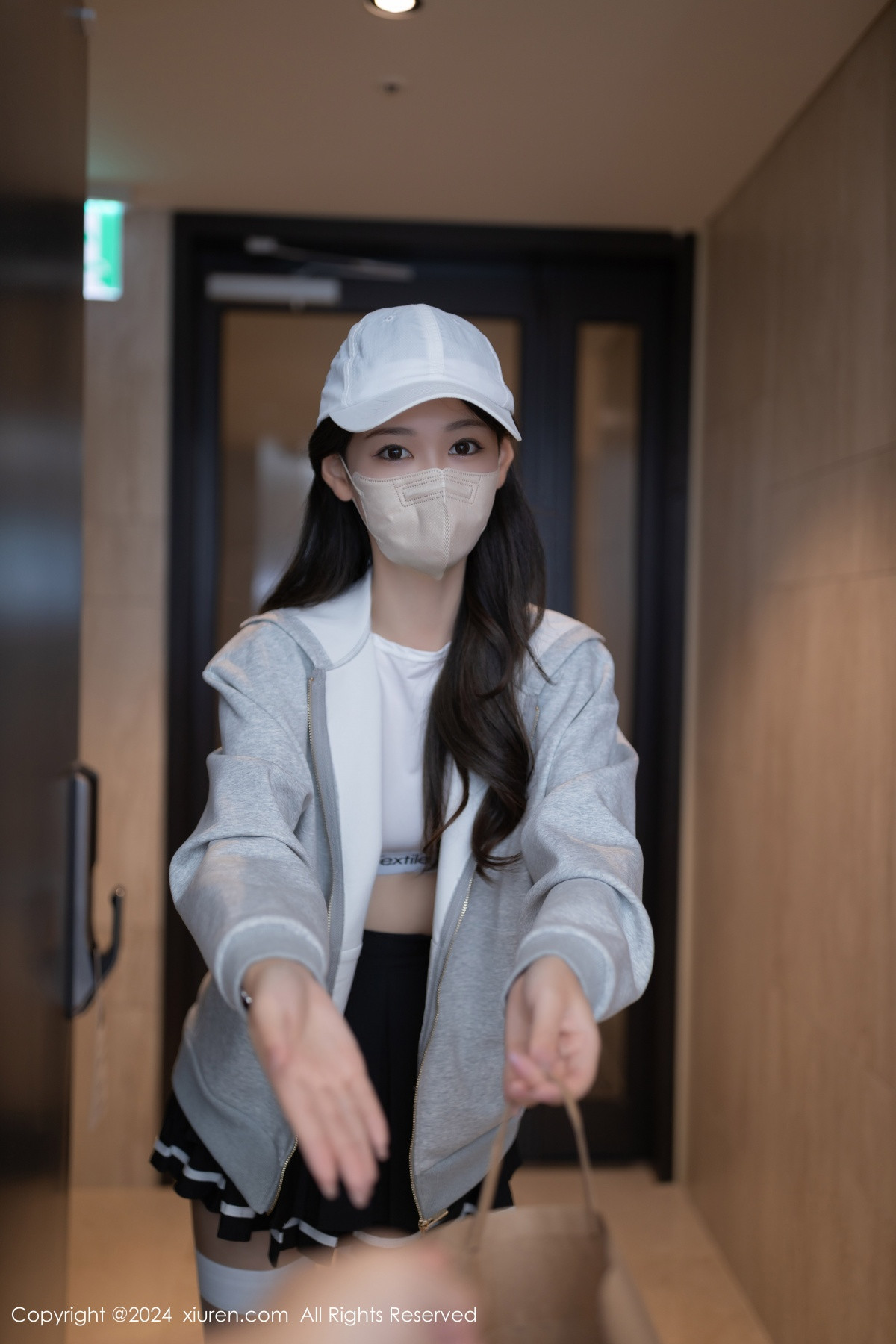 [XiuRen]高清写真图 2024.09.23 No.9196 唐安琪 丝袜美腿