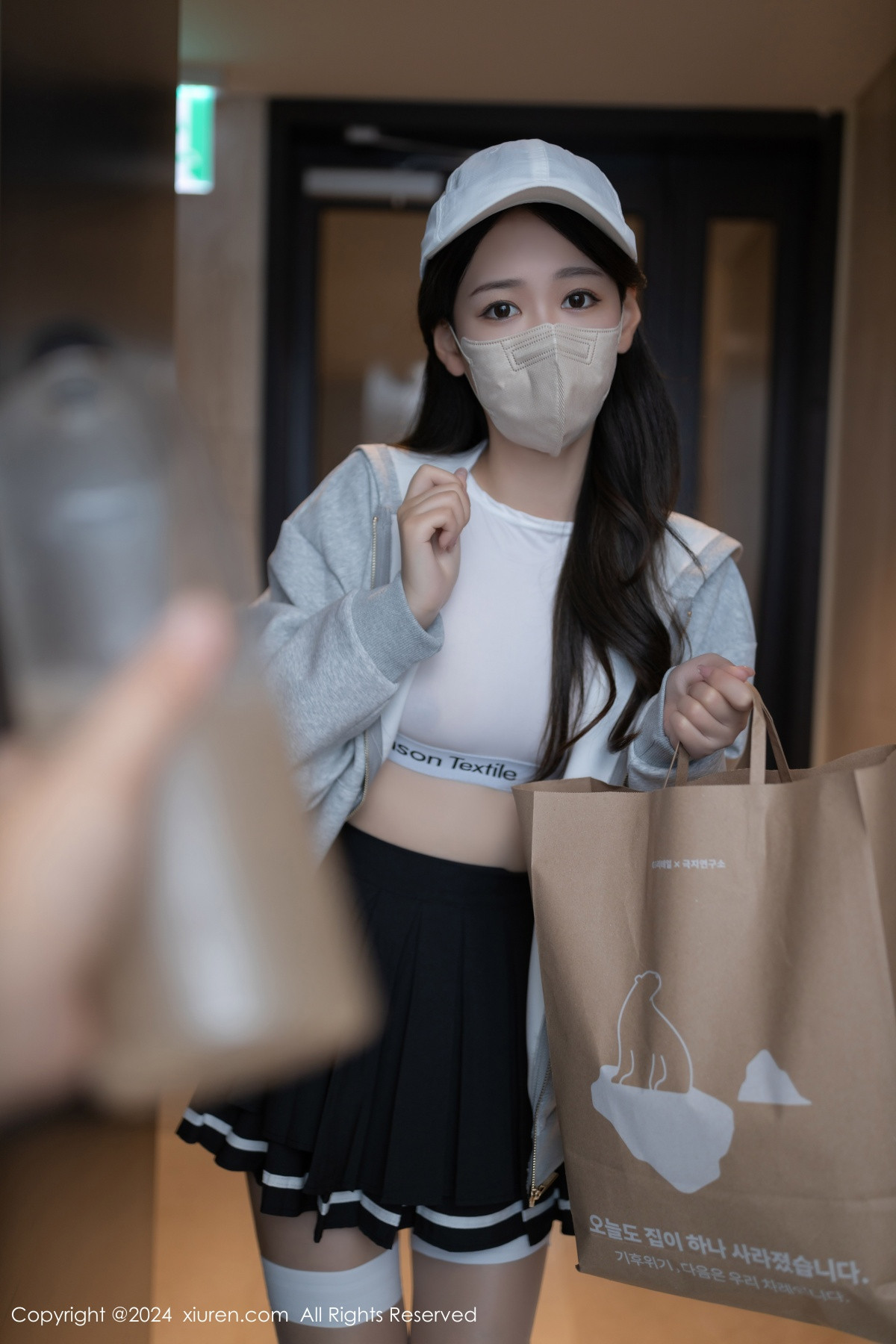 [XiuRen]高清写真图 2024.09.23 No.9196 唐安琪 丝袜美腿