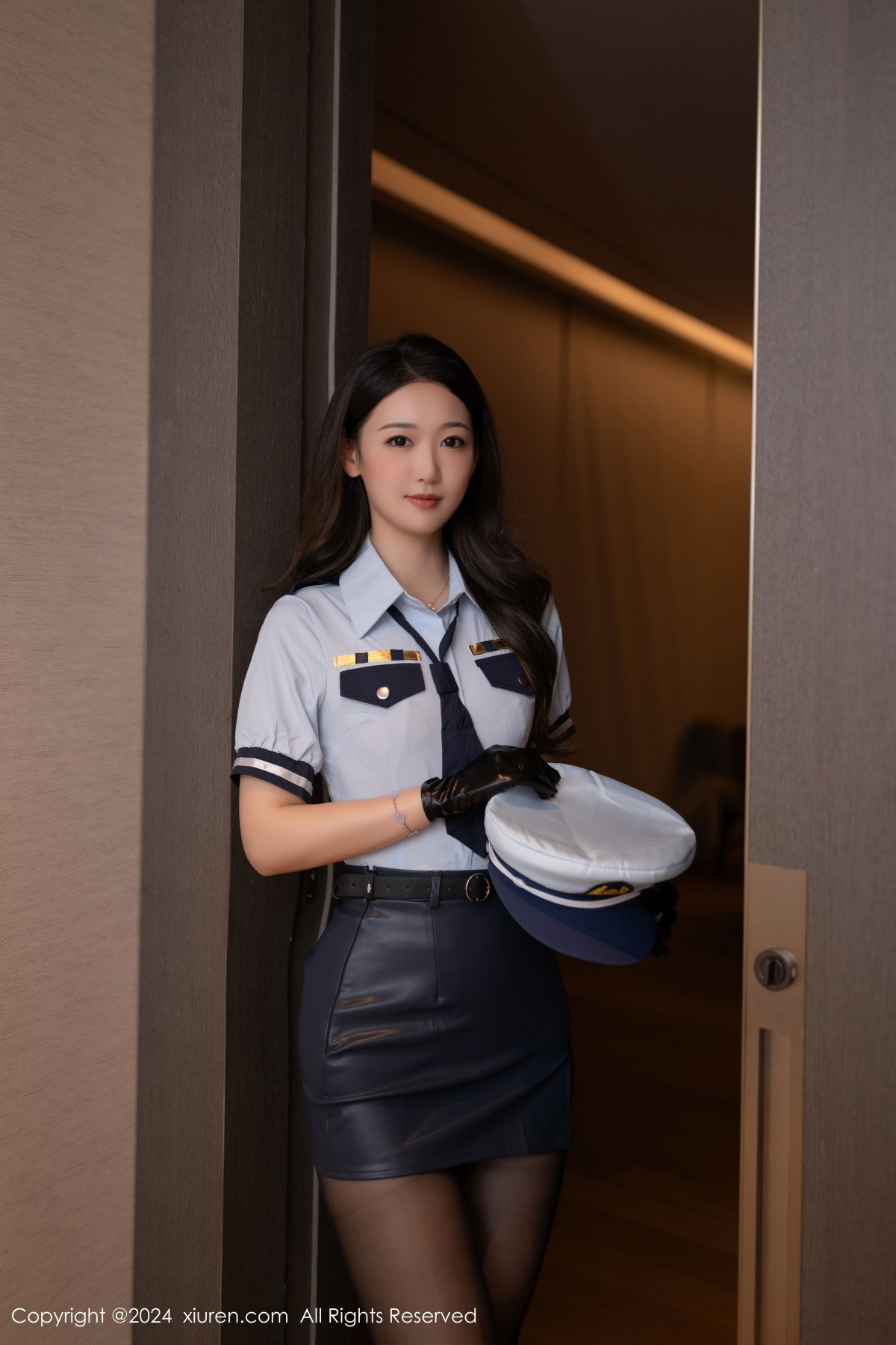 [XiuRen]高清写真图 2024.10.28 No.9356 唐安琪 黑丝美腿