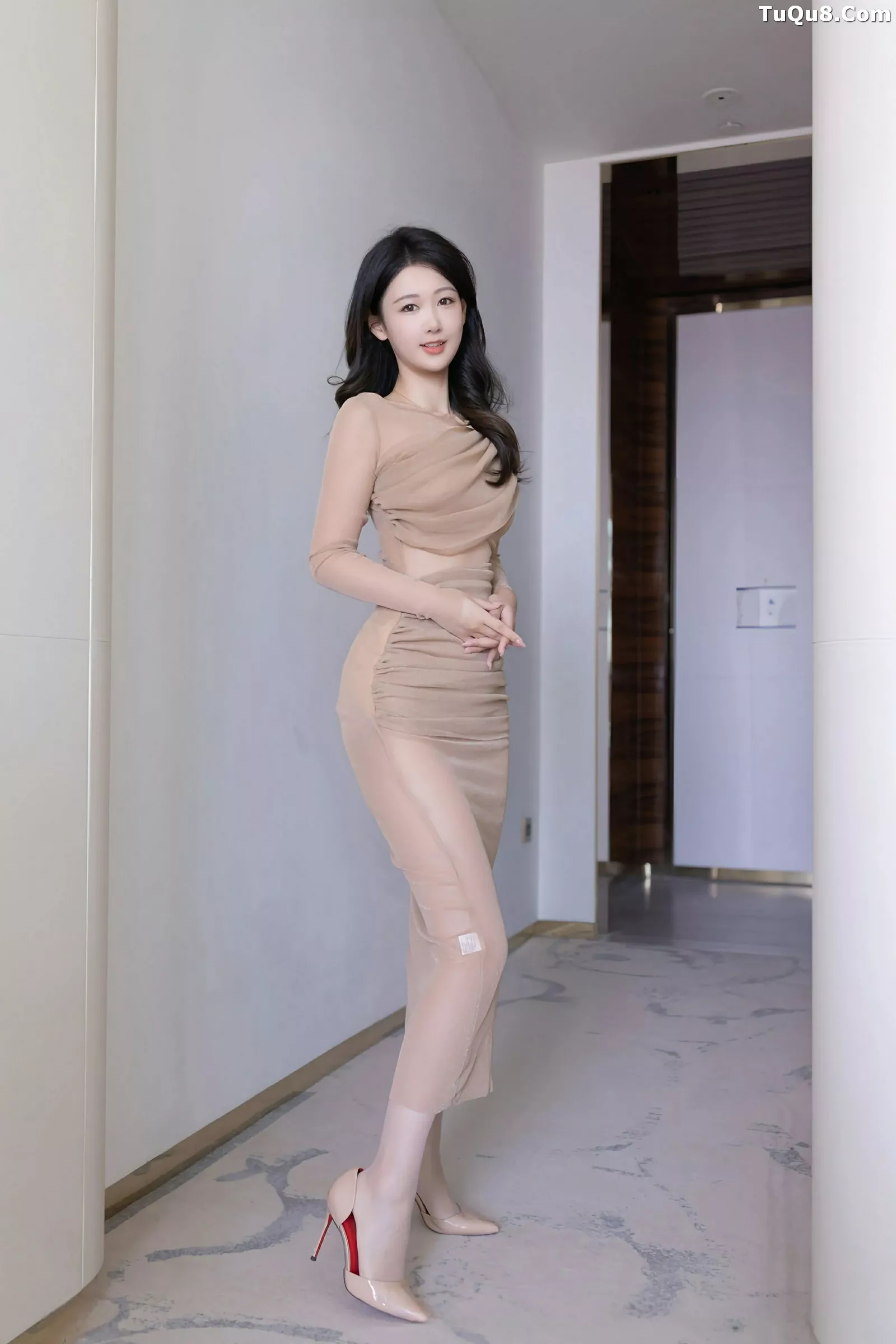 [XiuRen]高清写真图 2025.06.30 No.10486 唐安琪 肉色连衣裙