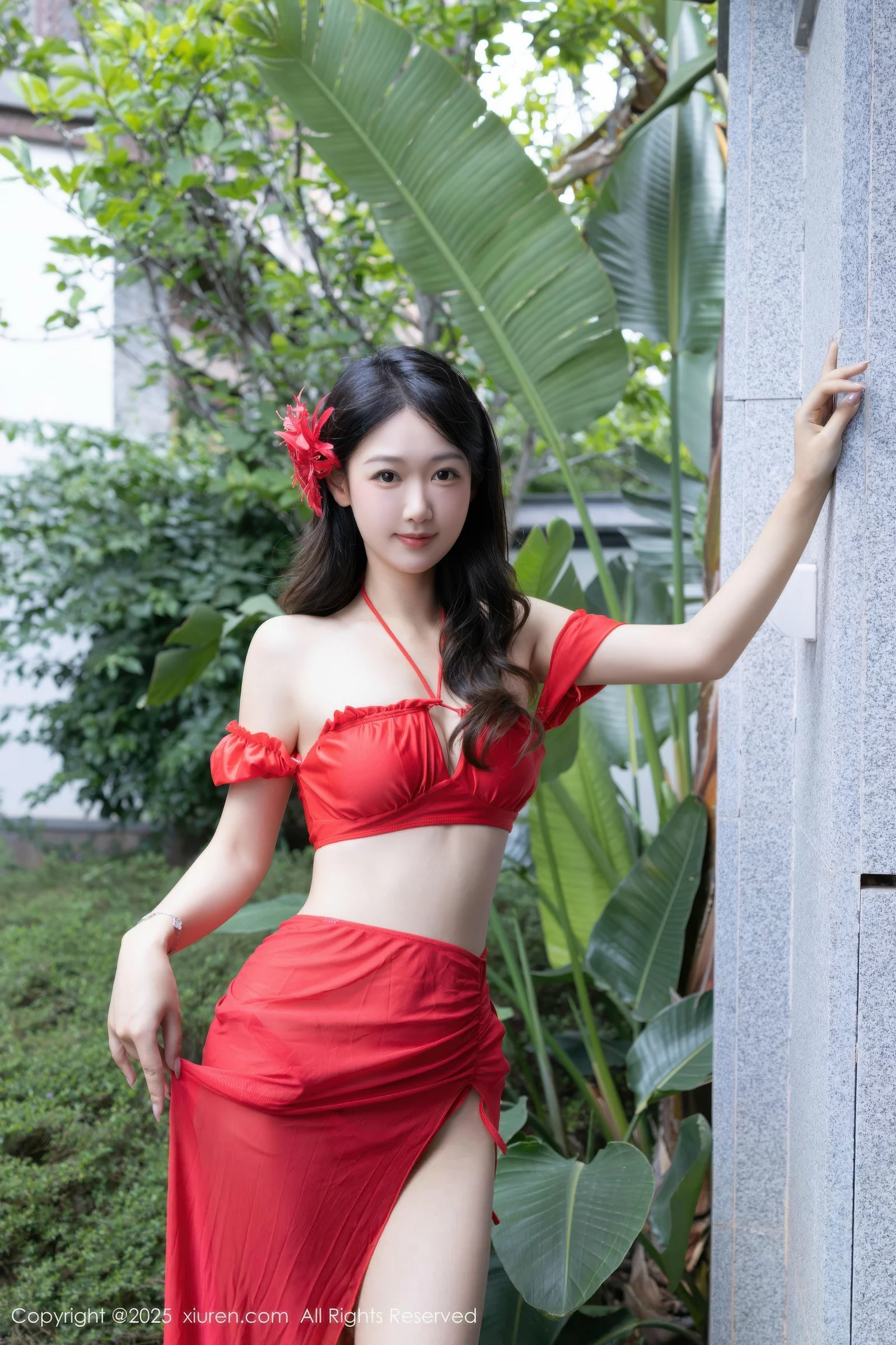 [XiuRen]高清写真图 2025.08.18 No.10662 唐安琪 红色泳衣