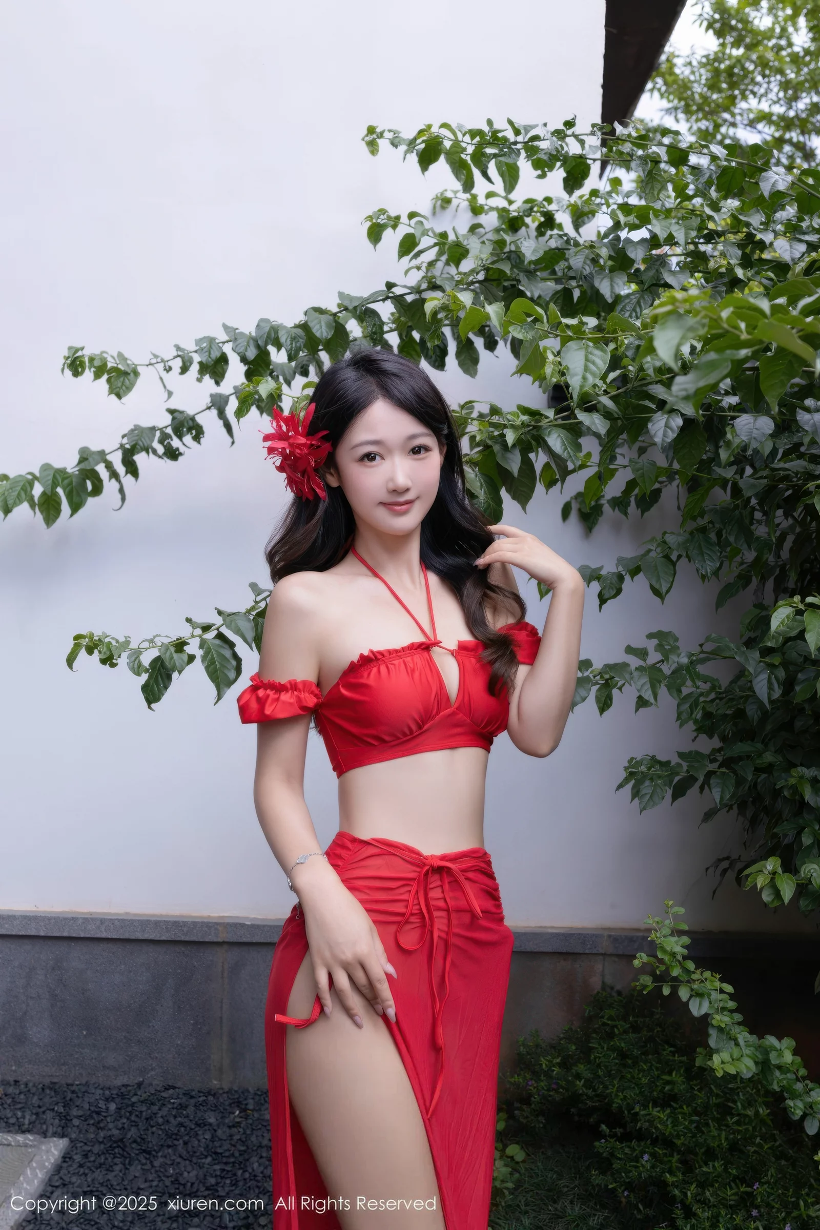 [XiuRen]高清写真图 2025.08.18 No.10662 唐安琪 红色泳衣