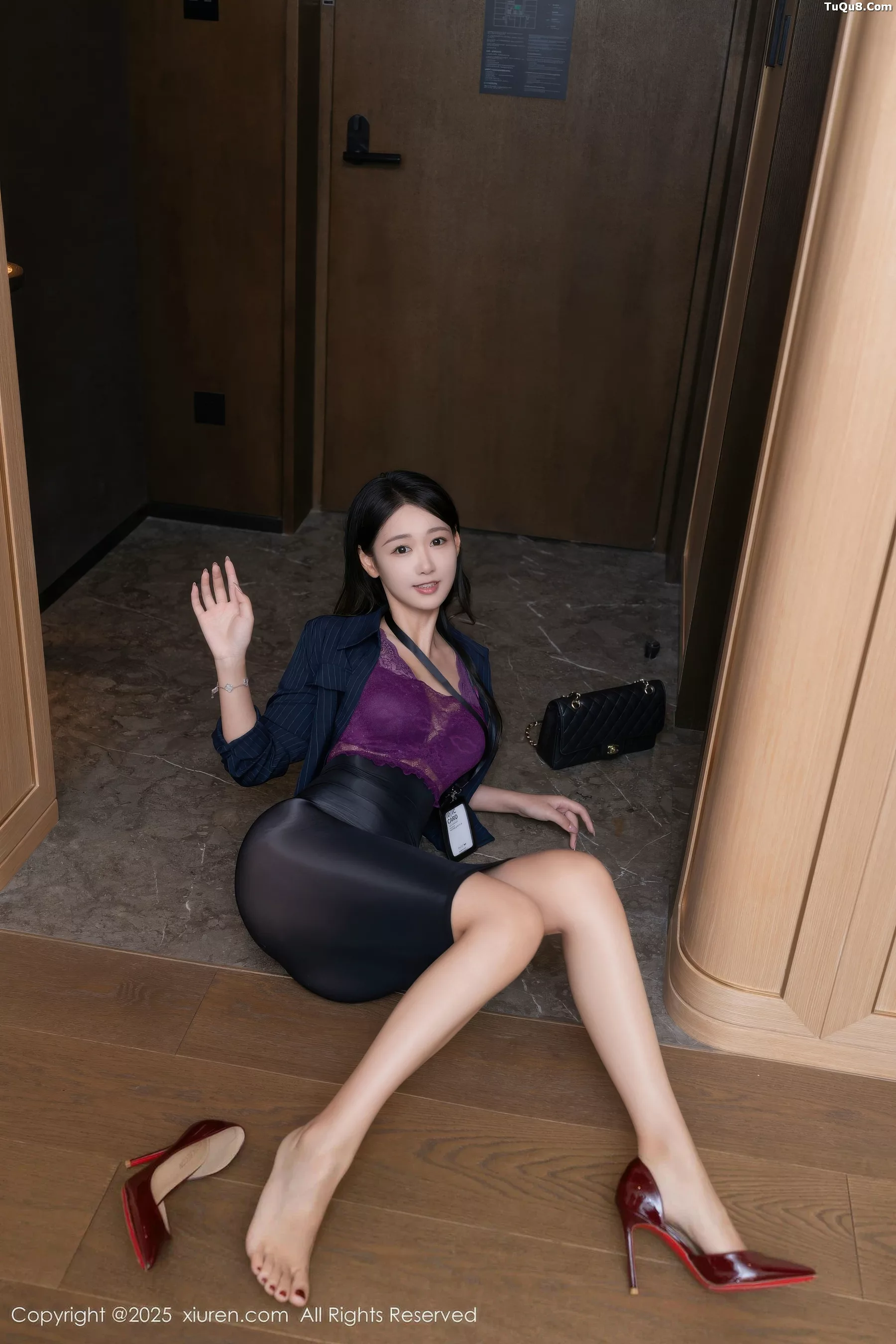 [XiuRen]高清写真图 2025.10.27 No.10916 唐安琪 透视黑裙