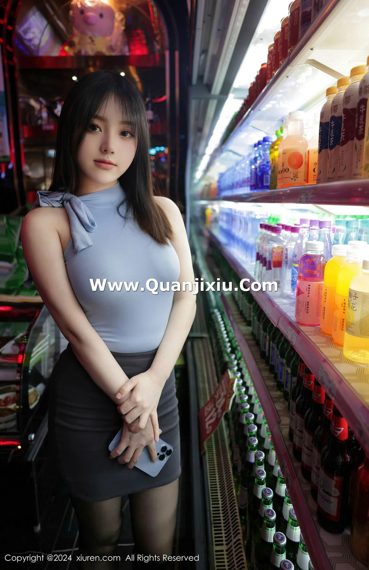 [XiuRen]高清写真图 2024.04.16 No.8402 豆瓣酱 美腿黑丝