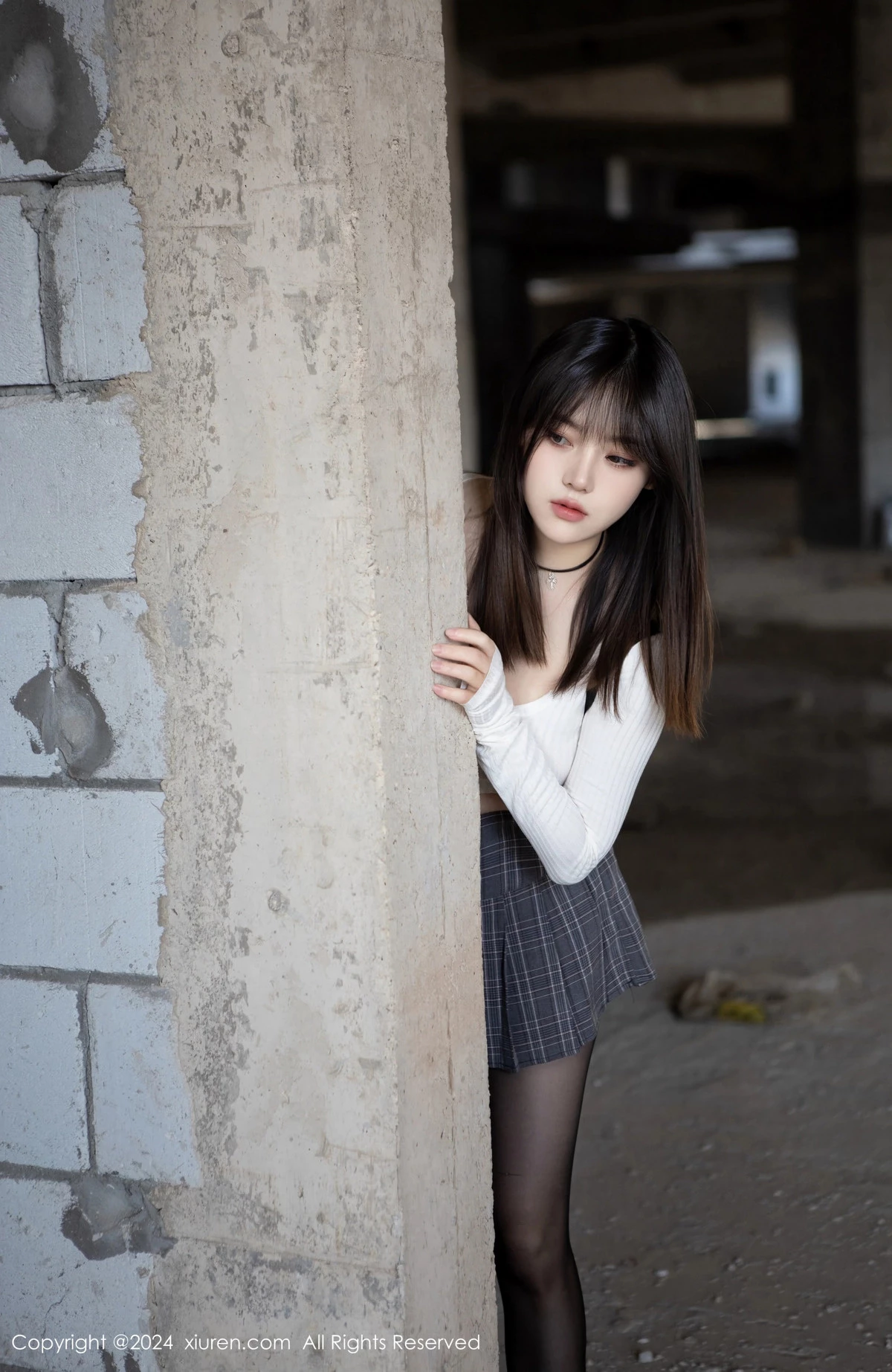 [XiuRen]高清写真图 2024.04.23 No.8439 豆瓣酱 美腿黑丝