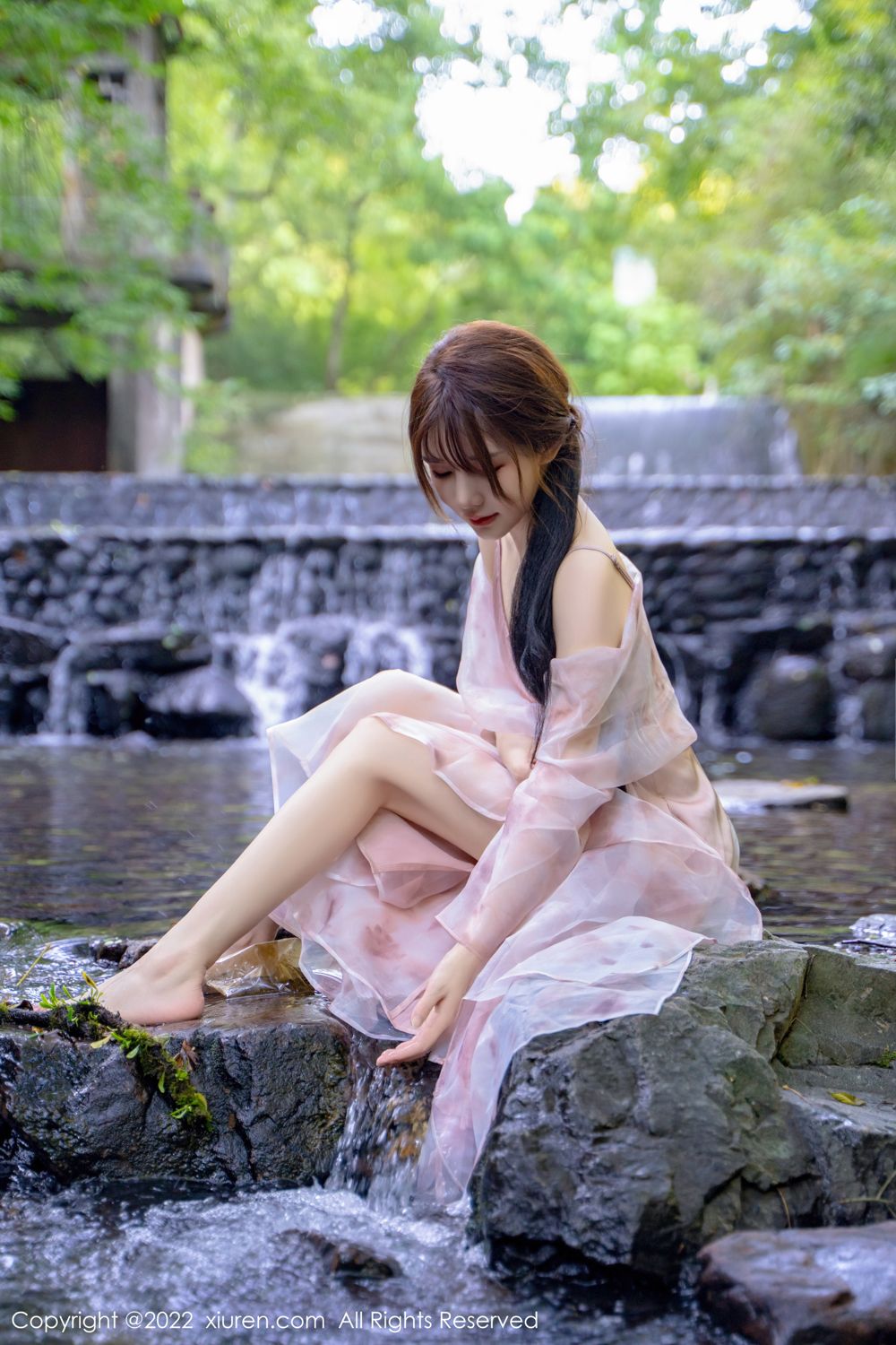 [XiuRen秀人网]高清写真图 2022.10.11 No.5690 婠婠么&小肥莹