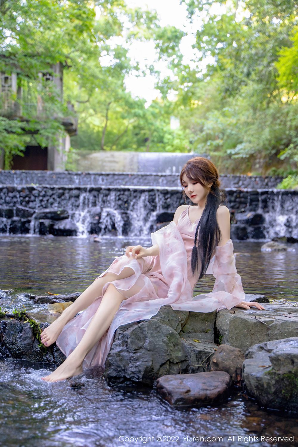[XiuRen秀人网]高清写真图 2022.10.11 No.5690 婠婠么&小肥莹