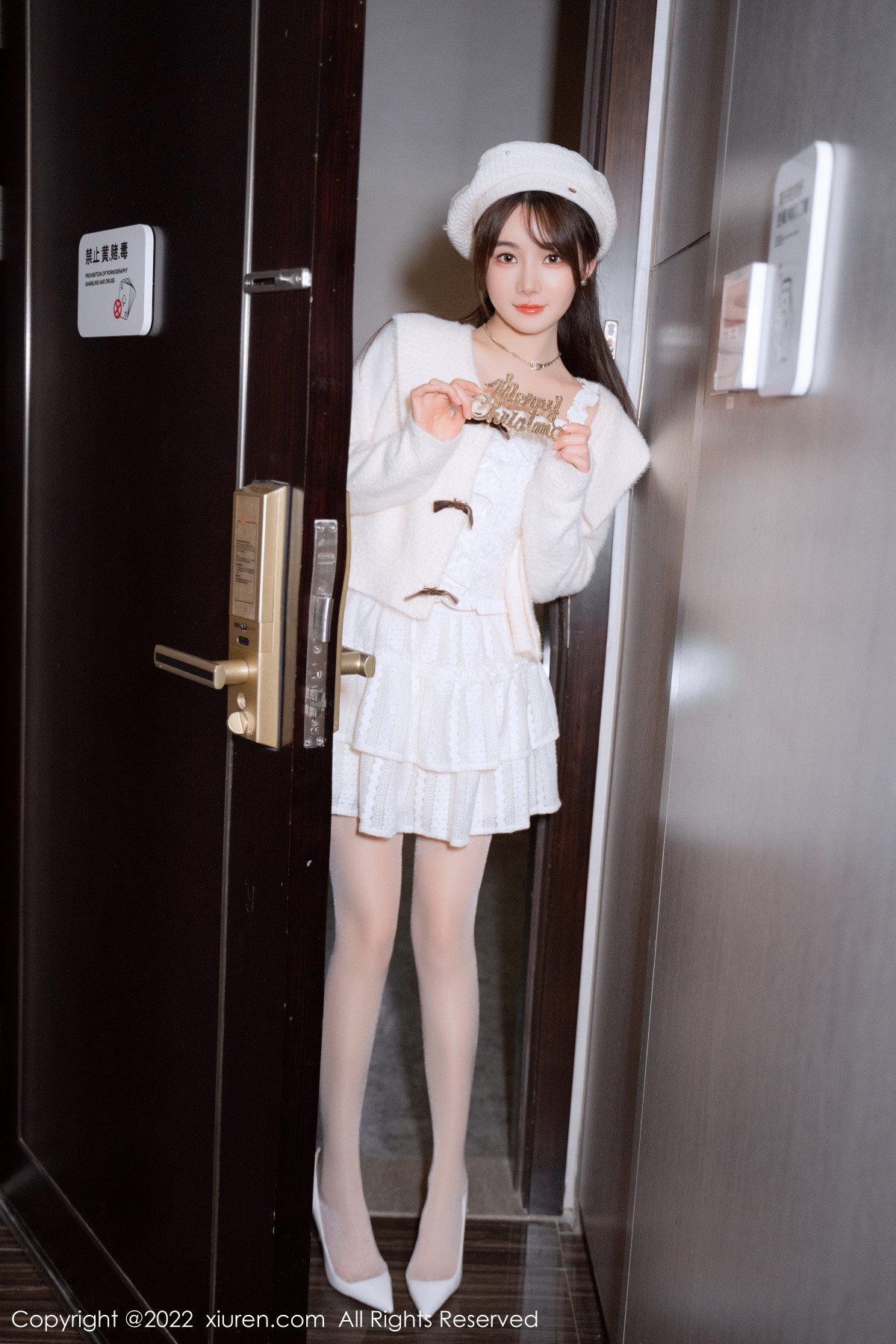 [XiuRen]高清写真图 2022.12.21 No.6025 婠婠么 丝袜美腿