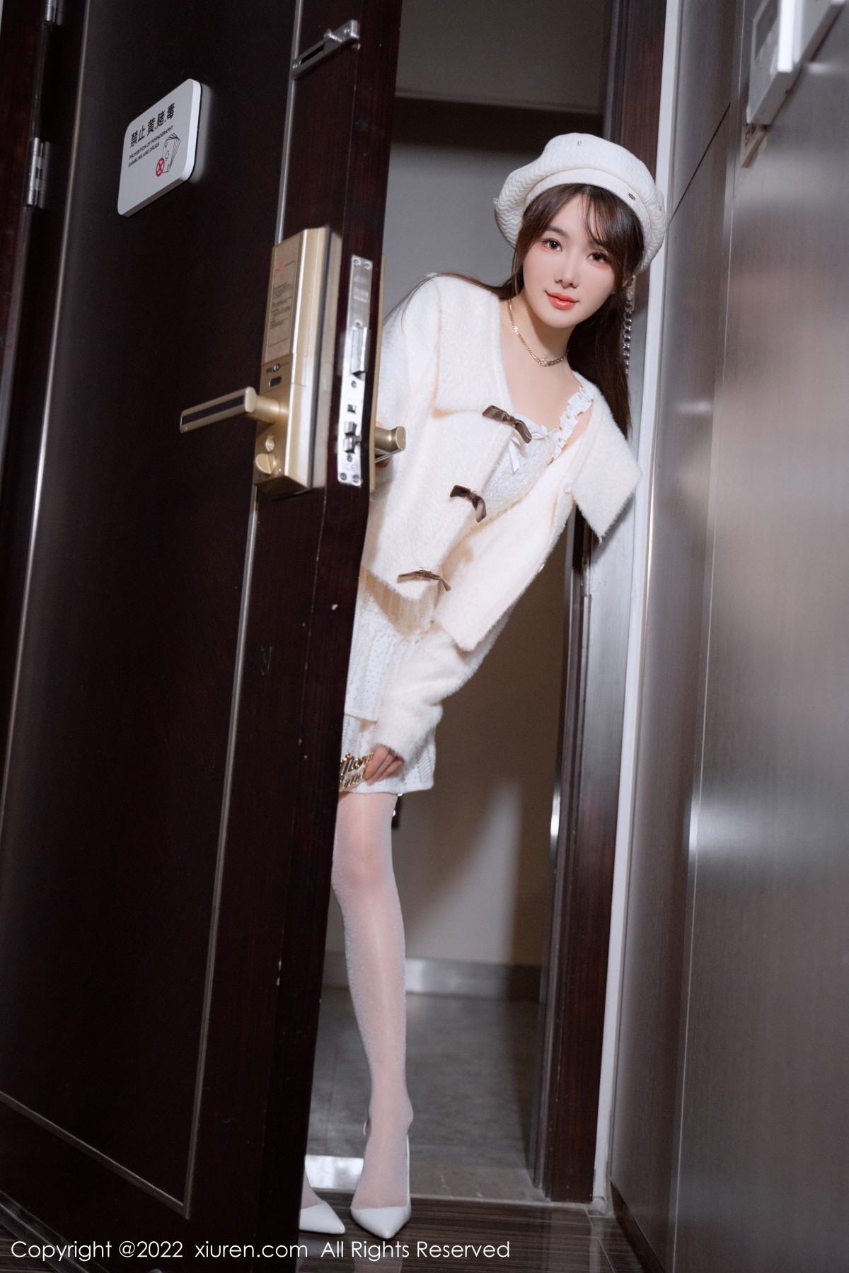 [XiuRen]高清写真图 2022.12.21 No.6025 婠婠么 丝袜美腿
