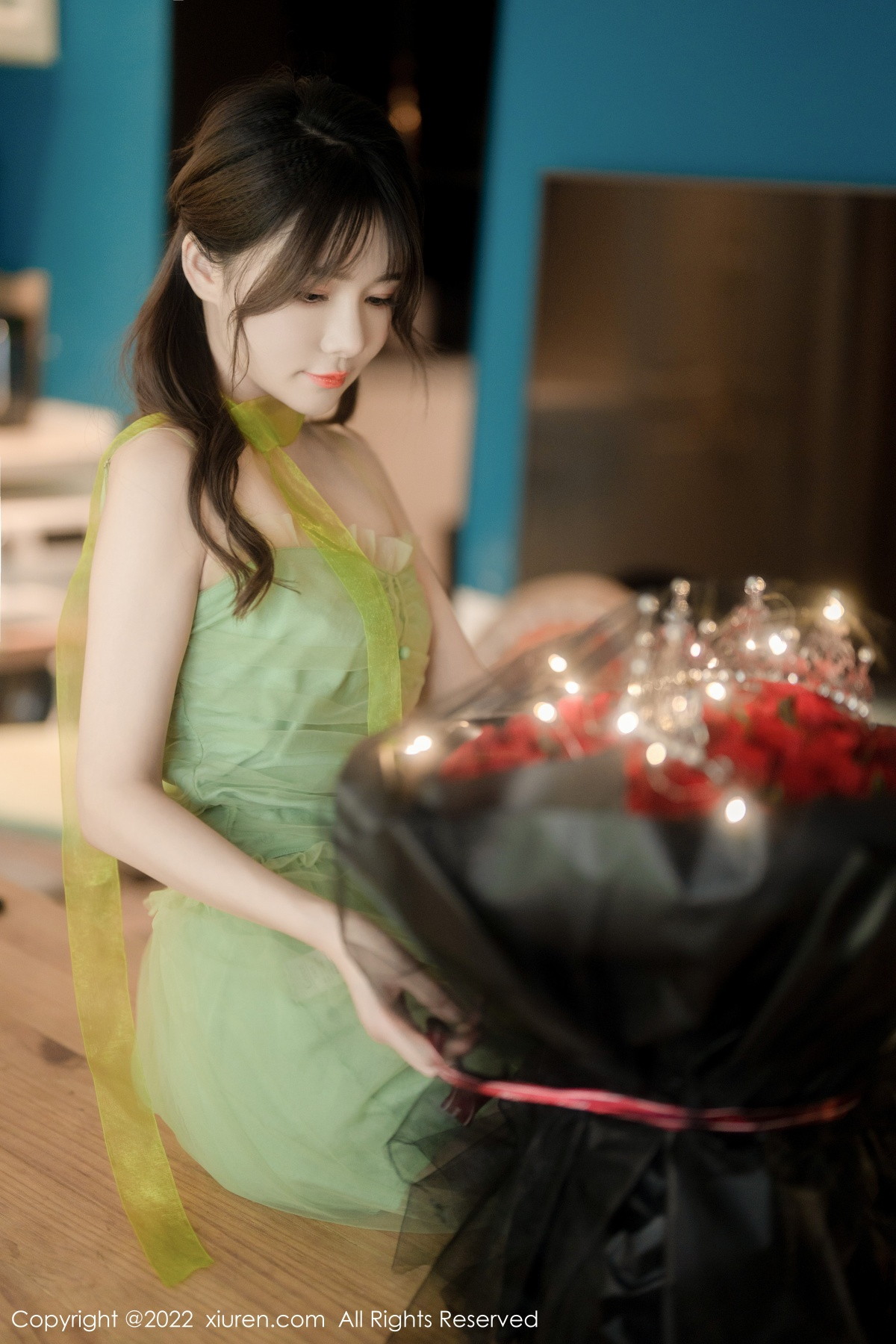 [XiuRen]高清写真图 2022.11.18 No.5875 婠婠么 丰腴美臀