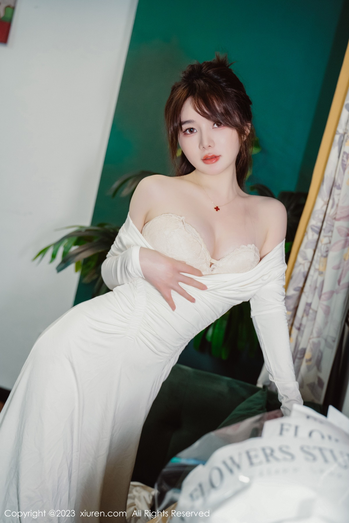 [XiuRen]高清写真图 2023.01.29 No.6182 婠婠么 丝袜美腿
