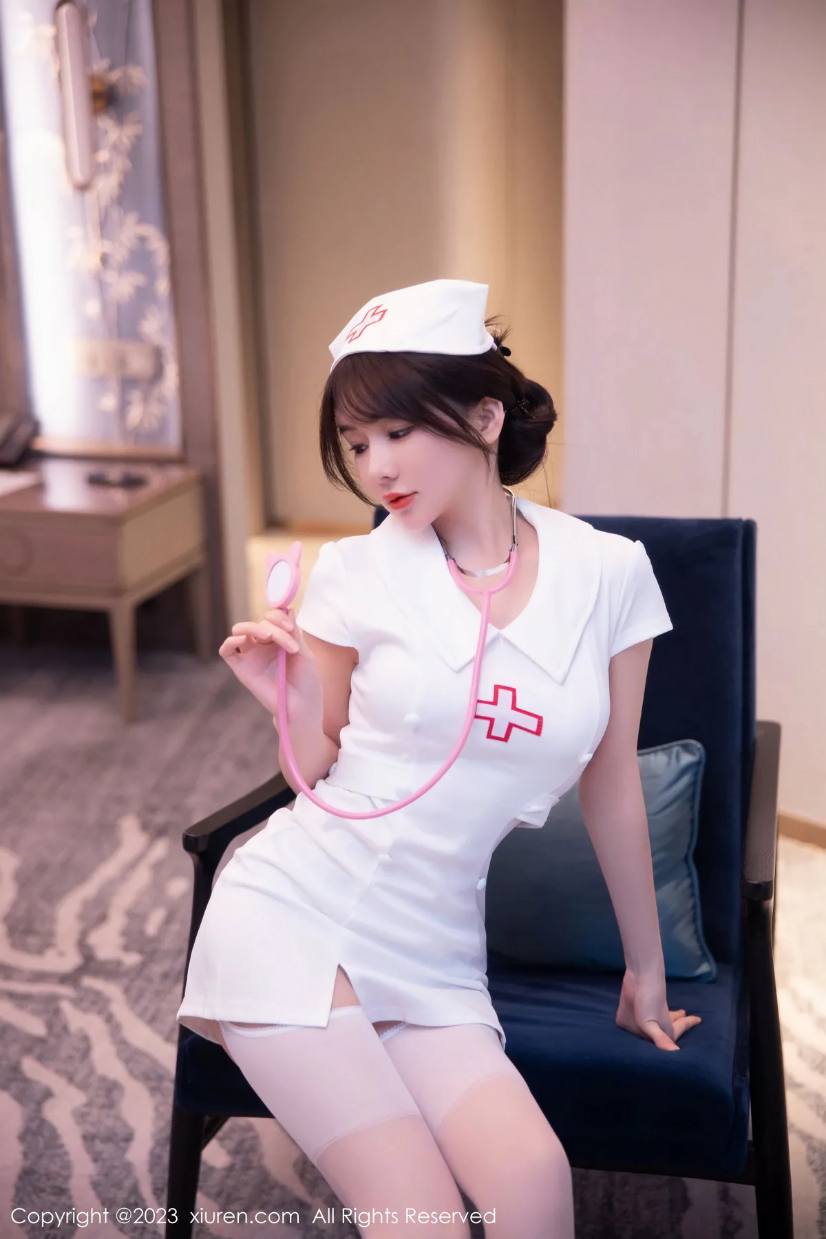 [XiuRen]高清写真图 2023.02.06 No.6221 婠婠么 护士服丝袜