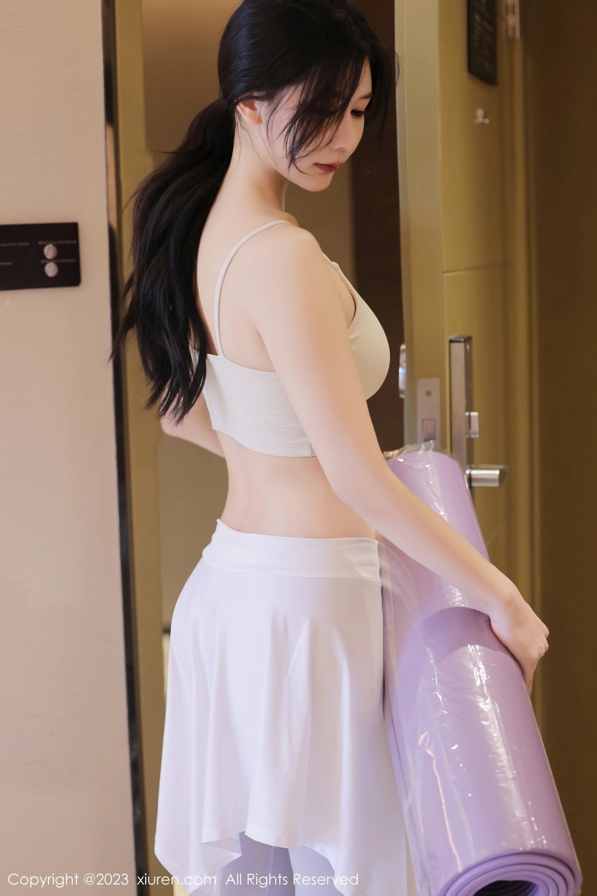 [XiuRen]高清写真图 2023.08.28 No.7294 尹甜甜 瑜伽美腿