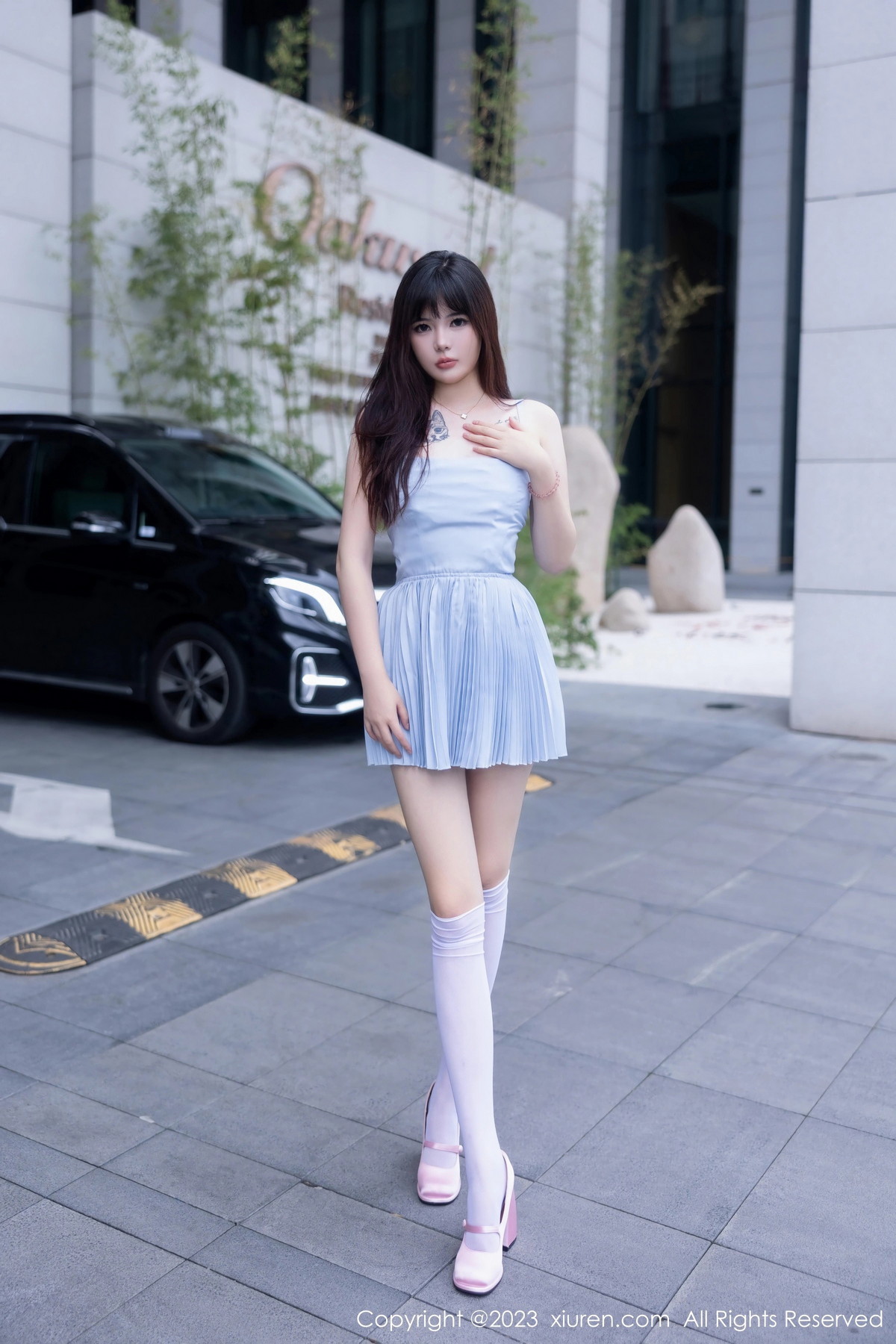 [XiuRen]高清写真图 2023.08.22 No.7266 Arude薇薇 丝袜美腿