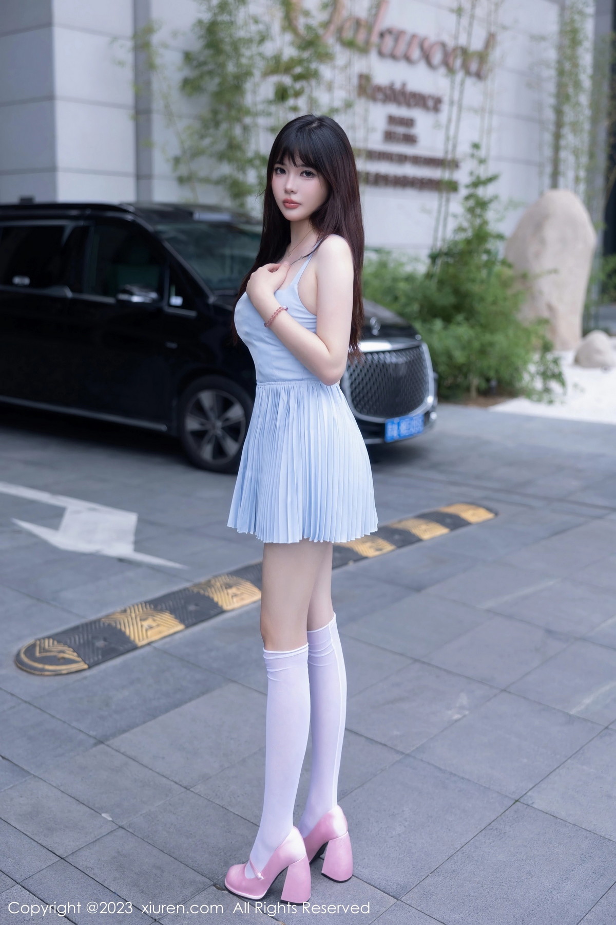 [XiuRen]高清写真图 2023.08.22 No.7266 Arude薇薇 丝袜美腿