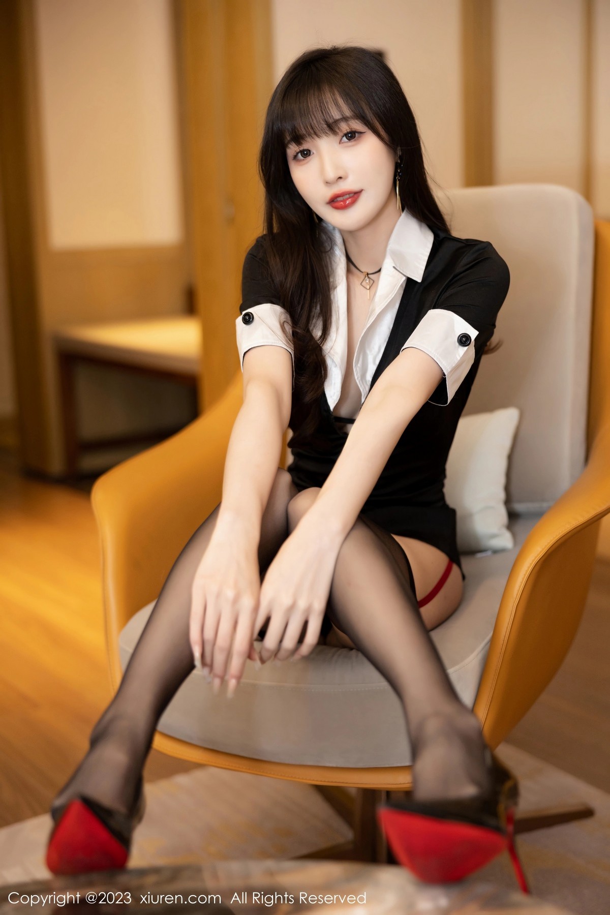 [XiuRen]高清写真图 2023.06.16 No.6931 林星阑 黑丝美腿