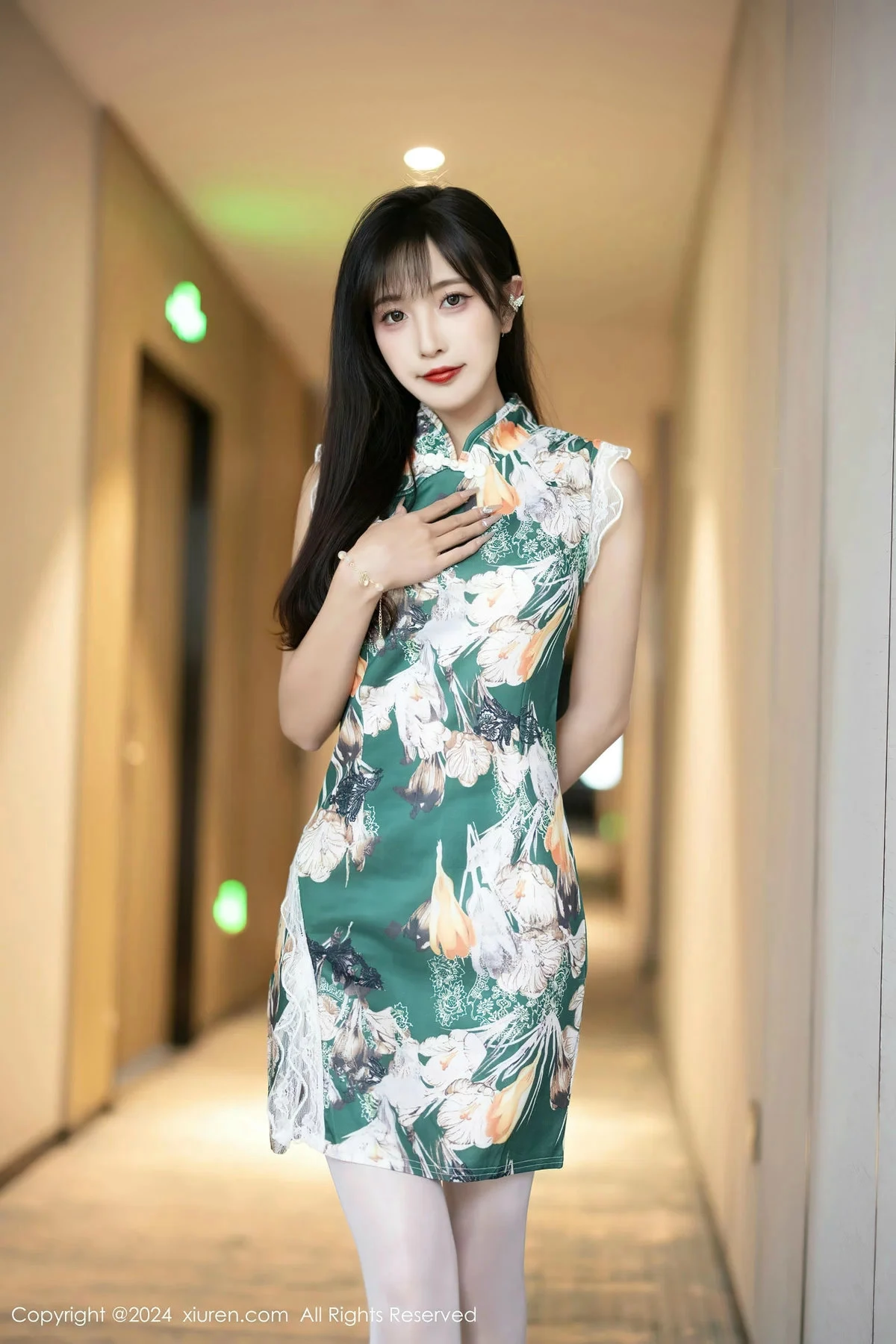 [XiuRen]高清写真图 2024.03.14 No.8231 林星阑 丝袜美腿