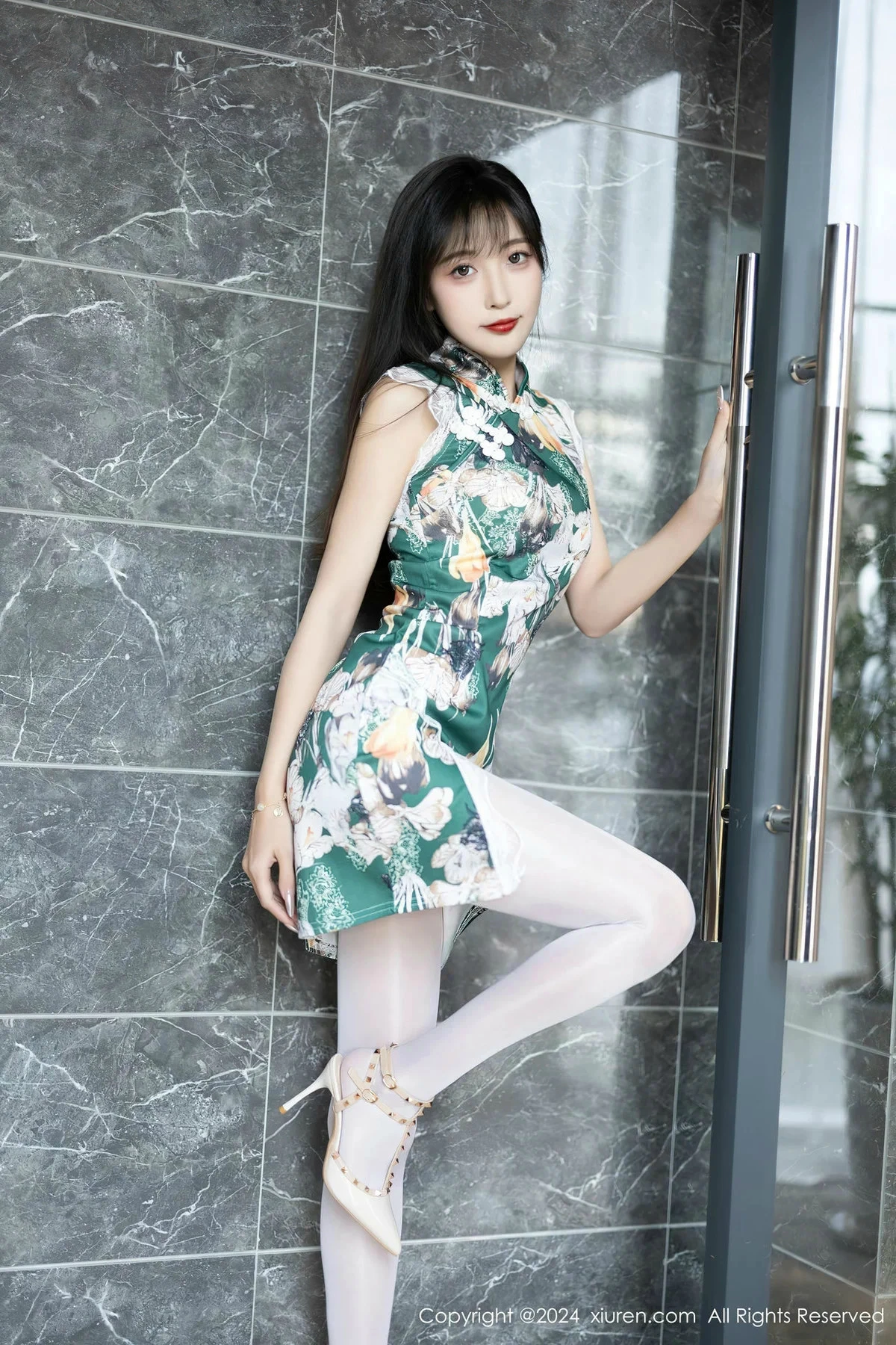 [XiuRen]高清写真图 2024.03.14 No.8231 林星阑 丝袜美腿