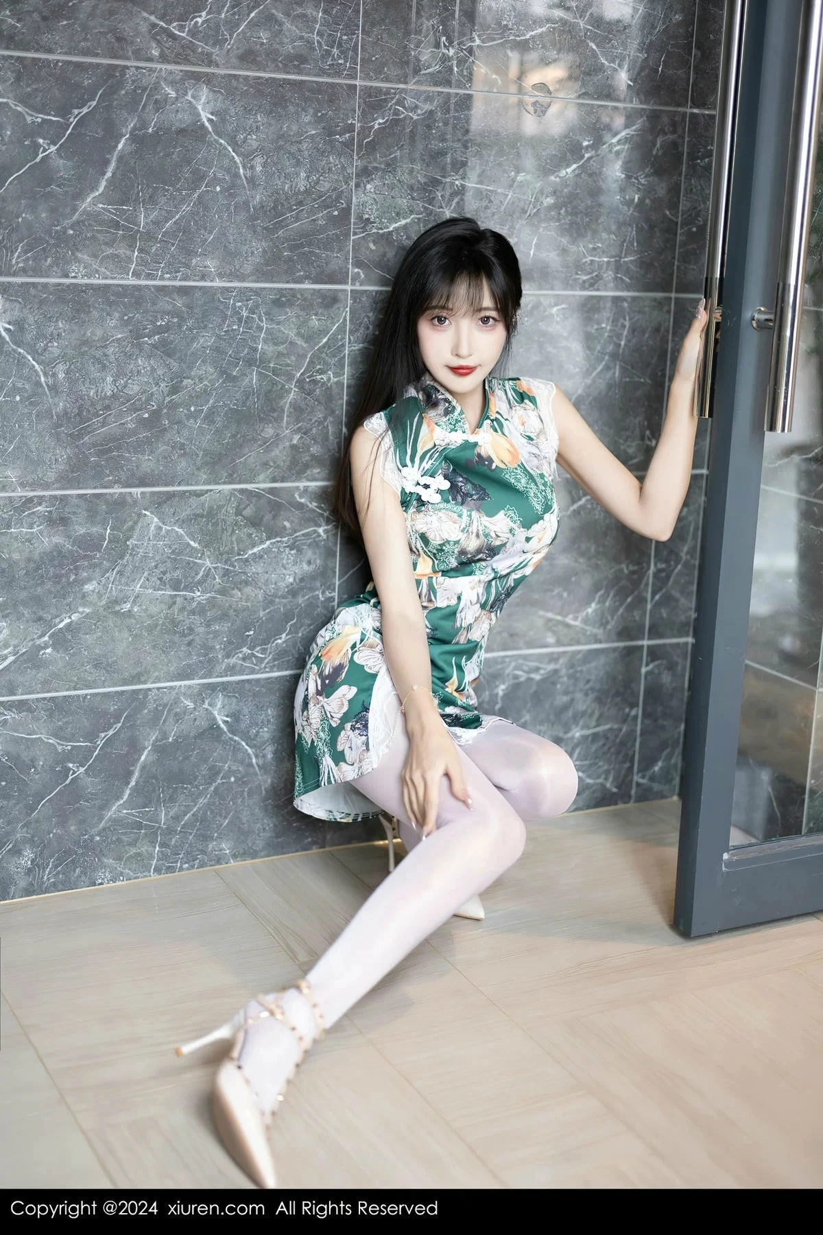 [XiuRen]高清写真图 2024.03.14 No.8231 林星阑 丝袜美腿