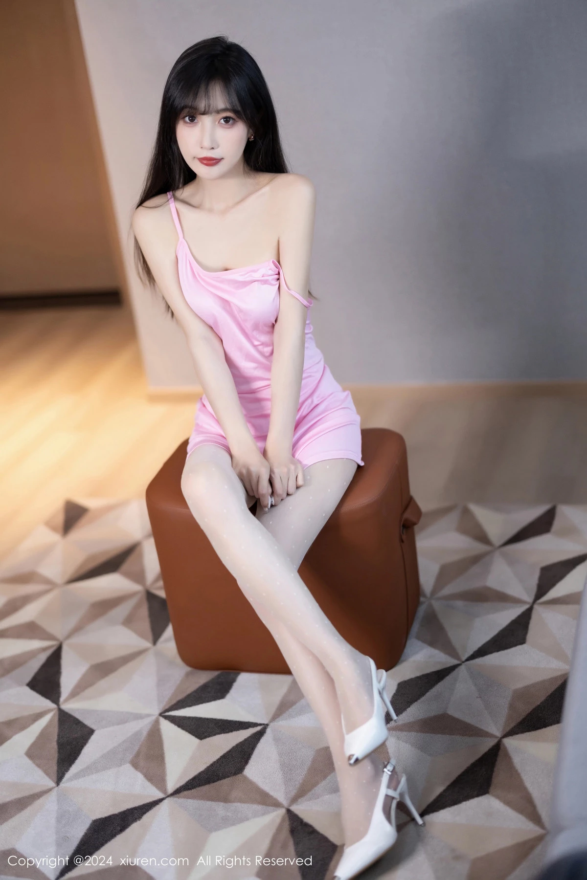 [XiuRen]高清写真图 2024.04.29 No.8474 林星阑 美腿丝袜