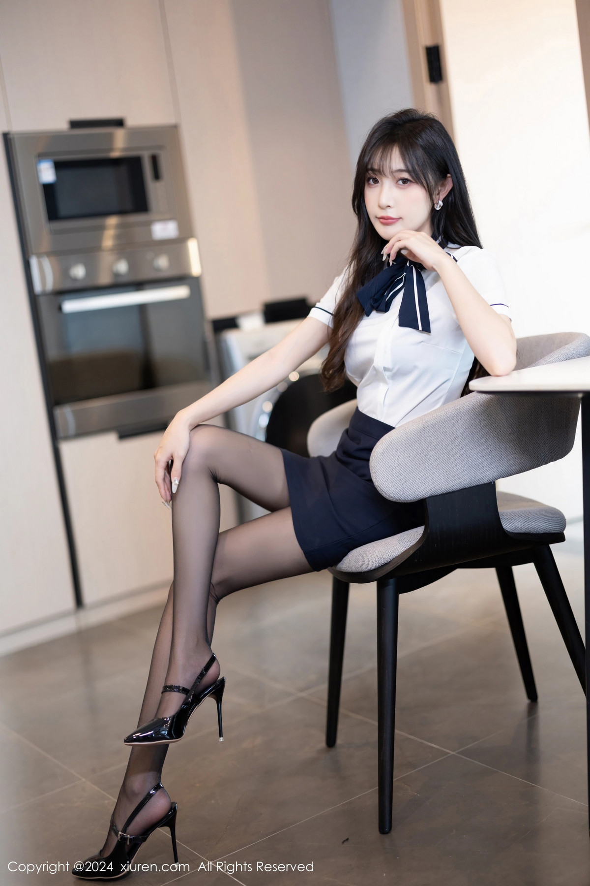 [XiuRen]高清写真图 2024.06.19 No.8727 林星阑 黑丝美腿