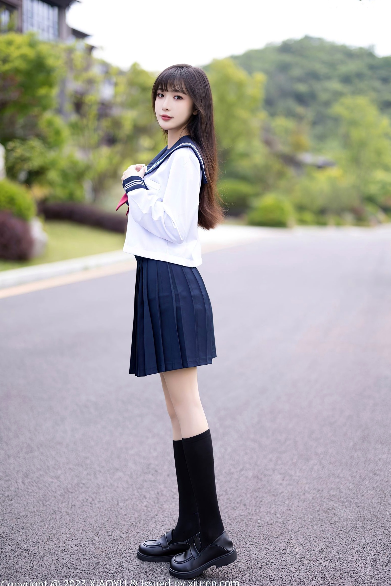 XiaoYu语画界1045：林星阑贵州旅拍，穿搭清纯日系校服与修身死库水，大长腿极致吸睛，气质甜美初恋感满满