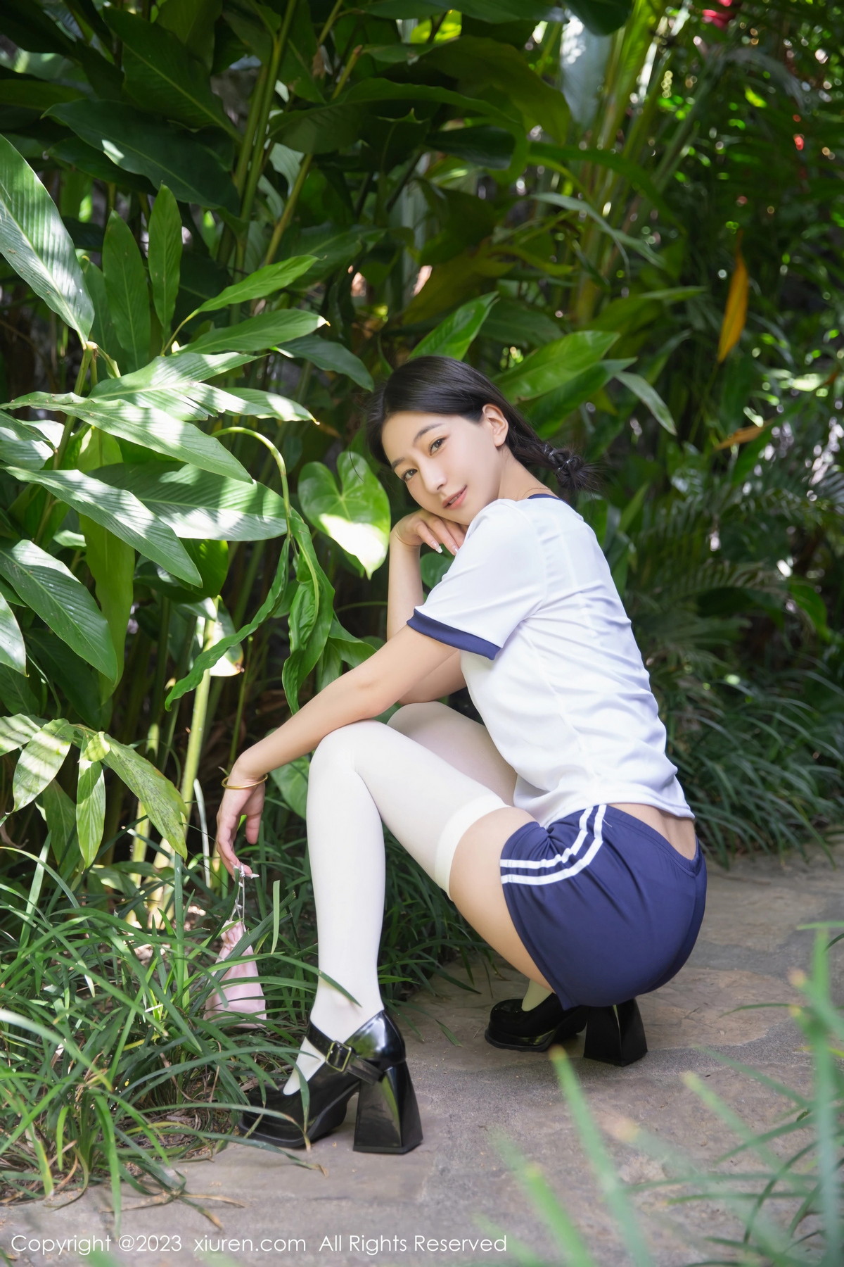 [XiuRen]高清写真图 2023.07.10 No.7052 熊小诺 短裙美臀