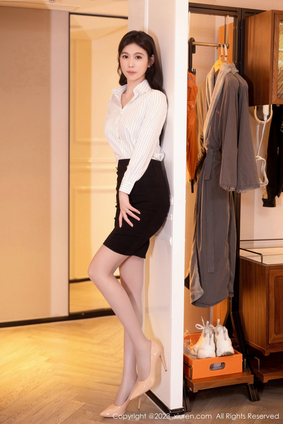 [XiuRen]高清写真图 2023.09.05 No.7335 李雅柔182CM 短裙美腿