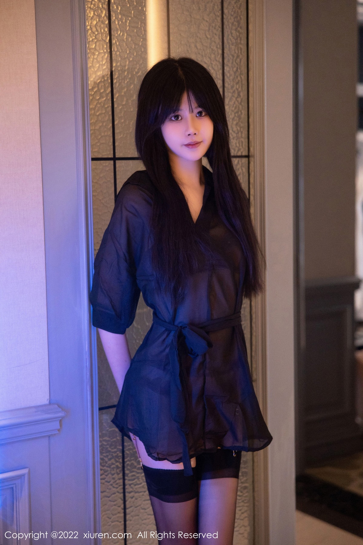 [XiuRen]高清写真图 2022.12.22 No.6030 77qiqi 黑丝美腿