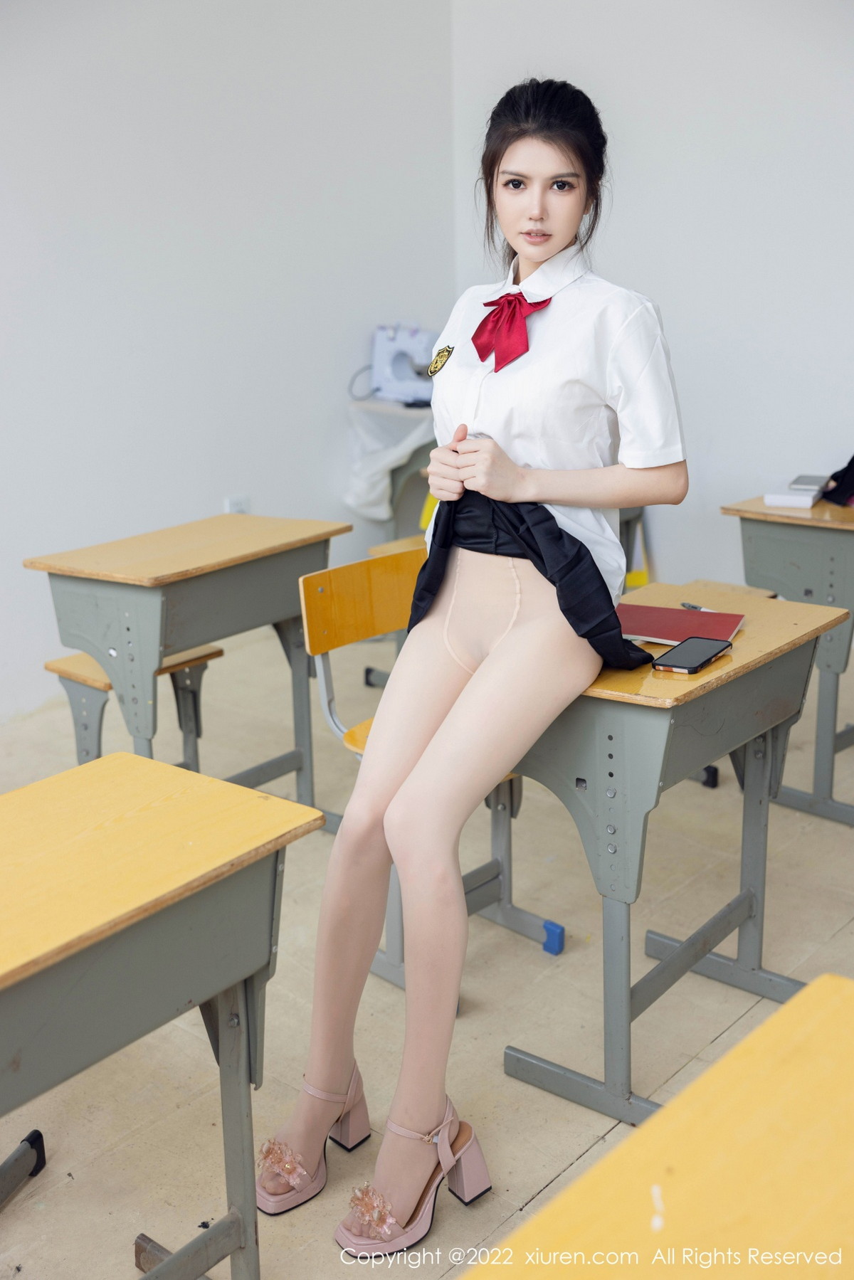 [XiuRen]高清写真图 2022.10.26 No.5762 媛媛酱belle 丝袜白T