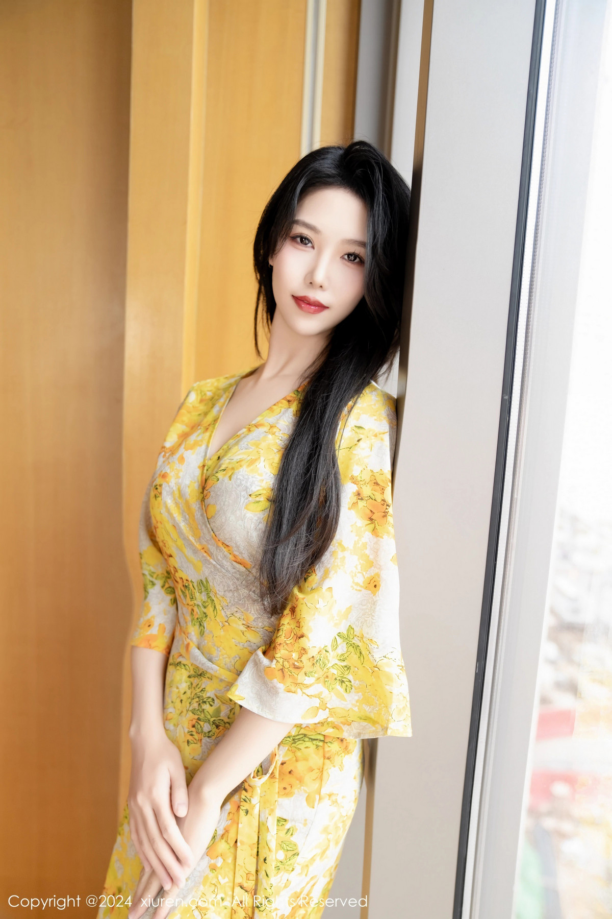 [XiuRen]高清写真图 2024.01.18 No.7981 利世 丝袜美腿