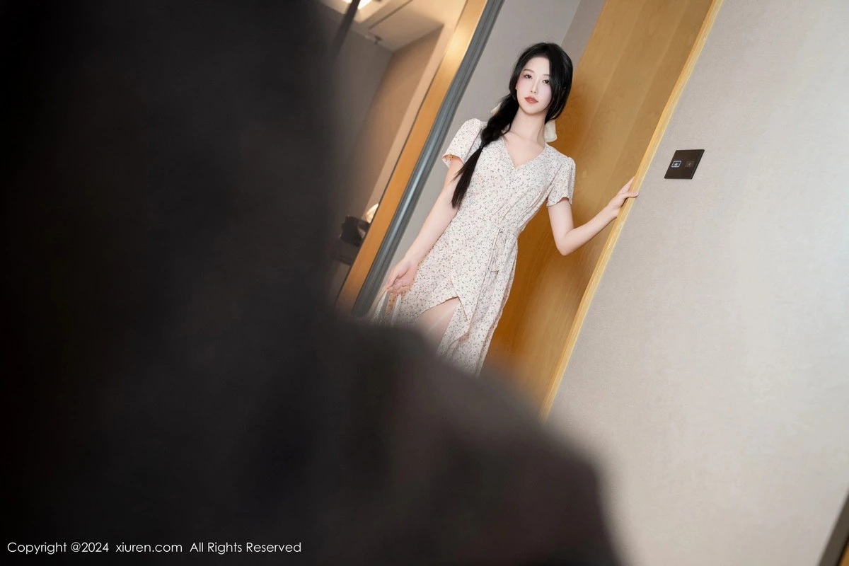 [XiuRen]高清写真图 2024.02.22 No.8130 利世 美腿丝袜