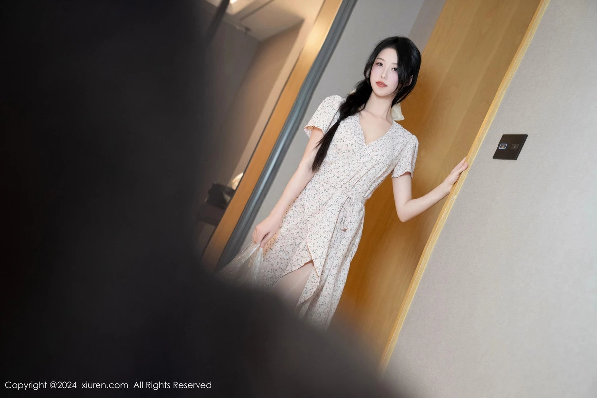 [XiuRen]高清写真图 2024.02.22 No.8130 利世 美腿丝袜