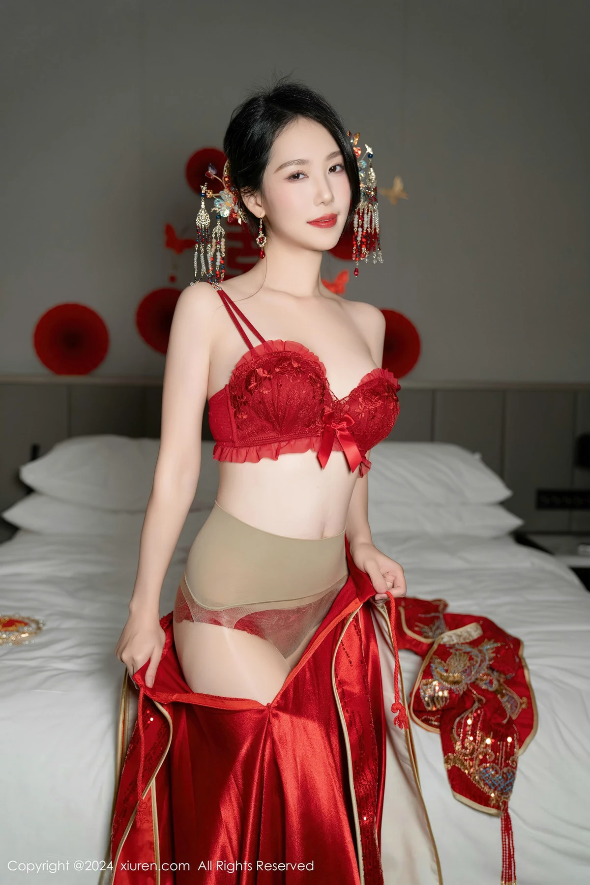 [XiuRen]高清写真图 2024.04.11 No.8376 利世 美腿丝袜