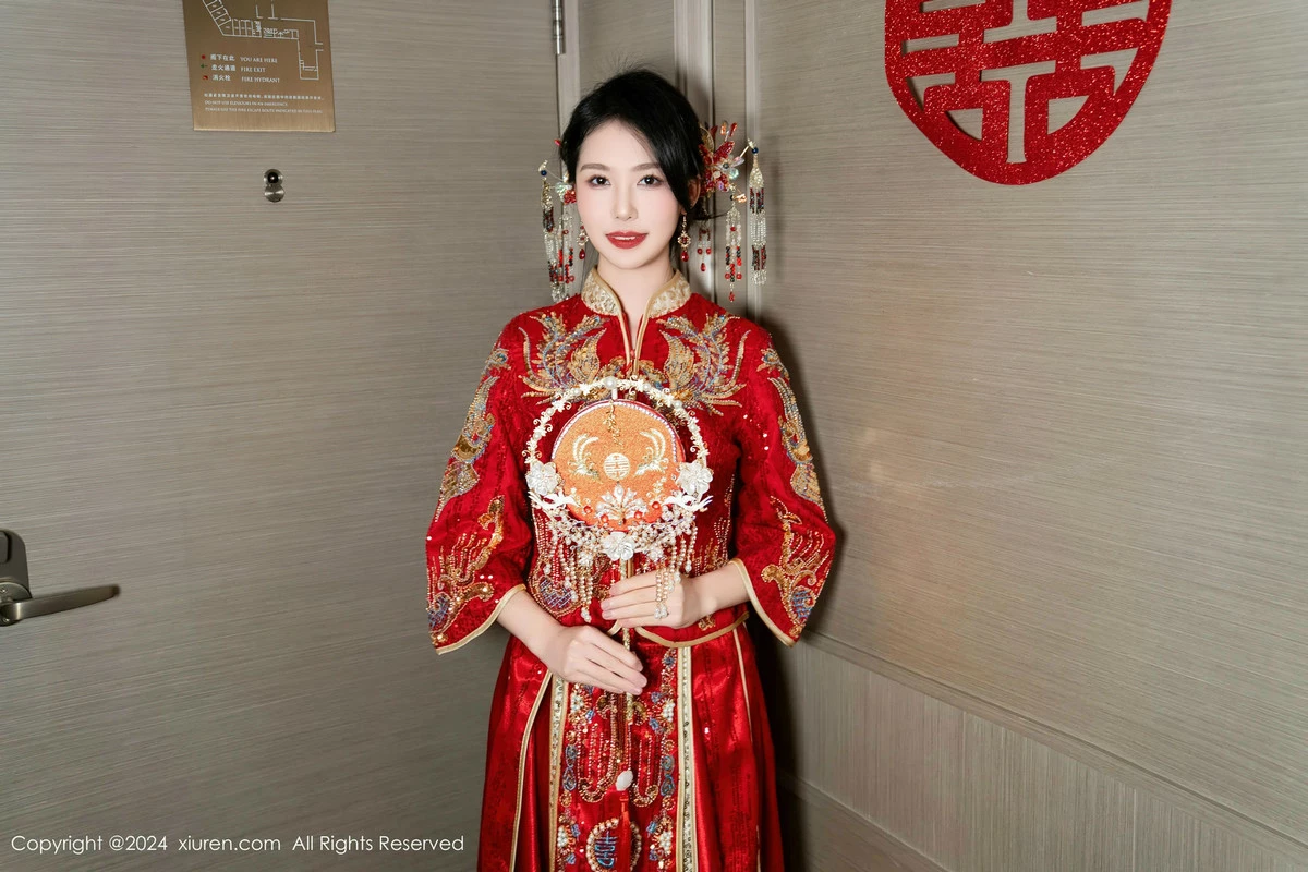 [XiuRen]高清写真图 2024.04.11 No.8376 利世 美腿丝袜