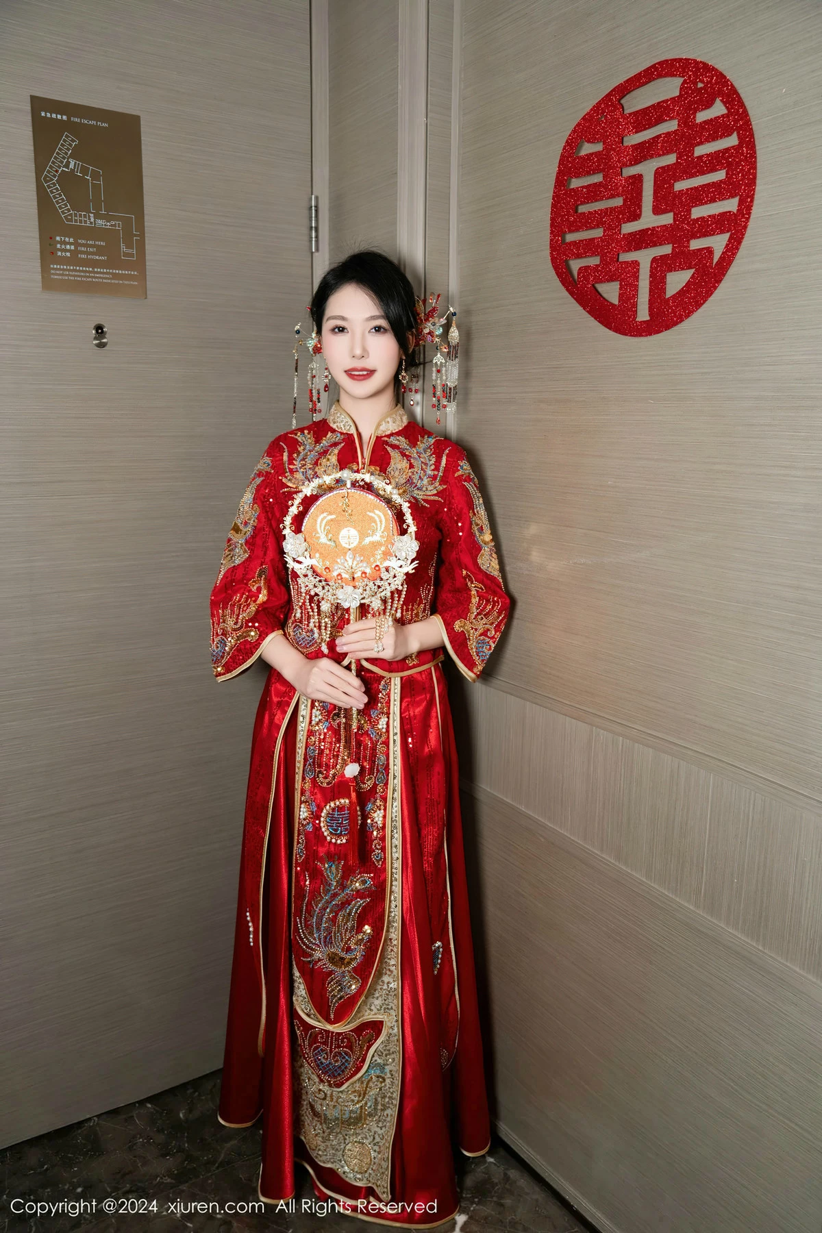 [XiuRen]高清写真图 2024.04.11 No.8376 利世 美腿丝袜