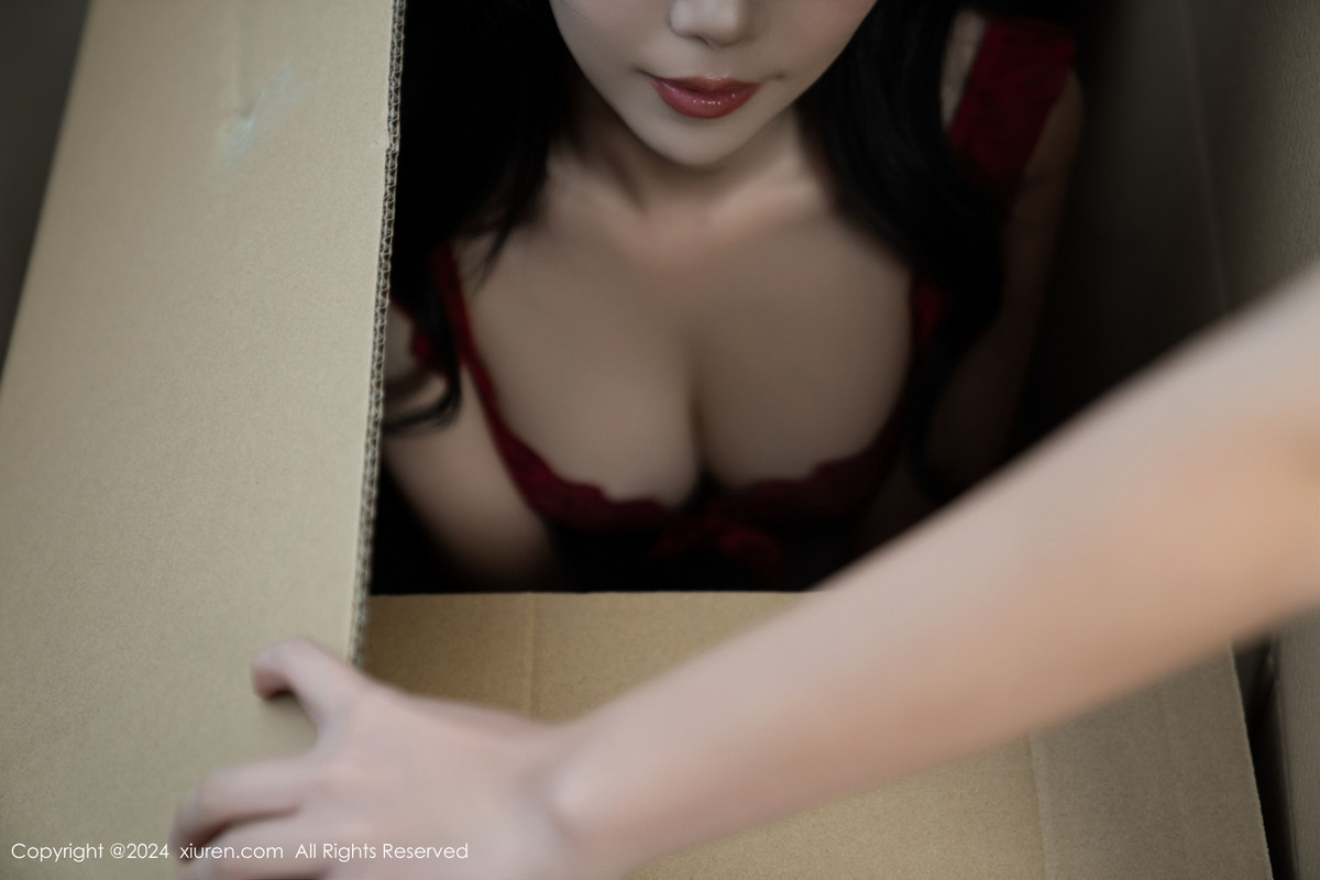 [XiuRen]高清写真图 2024.09.13 No.9156 利世 美腿黑丝