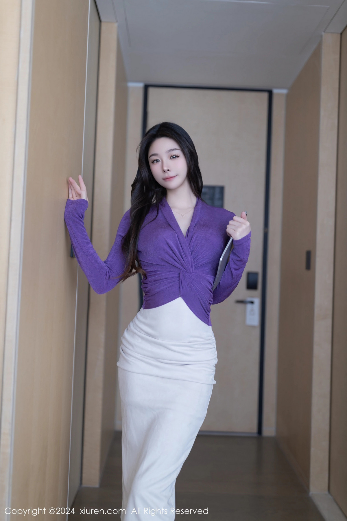 [XiuRen]高清写真图 2024.01.18 No.7982 小逗逗 丝袜美腿
