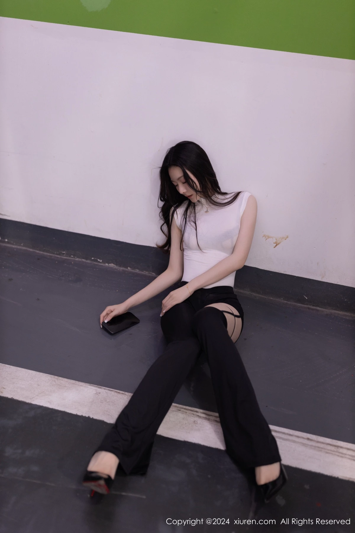 [XiuRen]高清写真图 2024.03.21 No.8270 小逗逗 性感美臀
